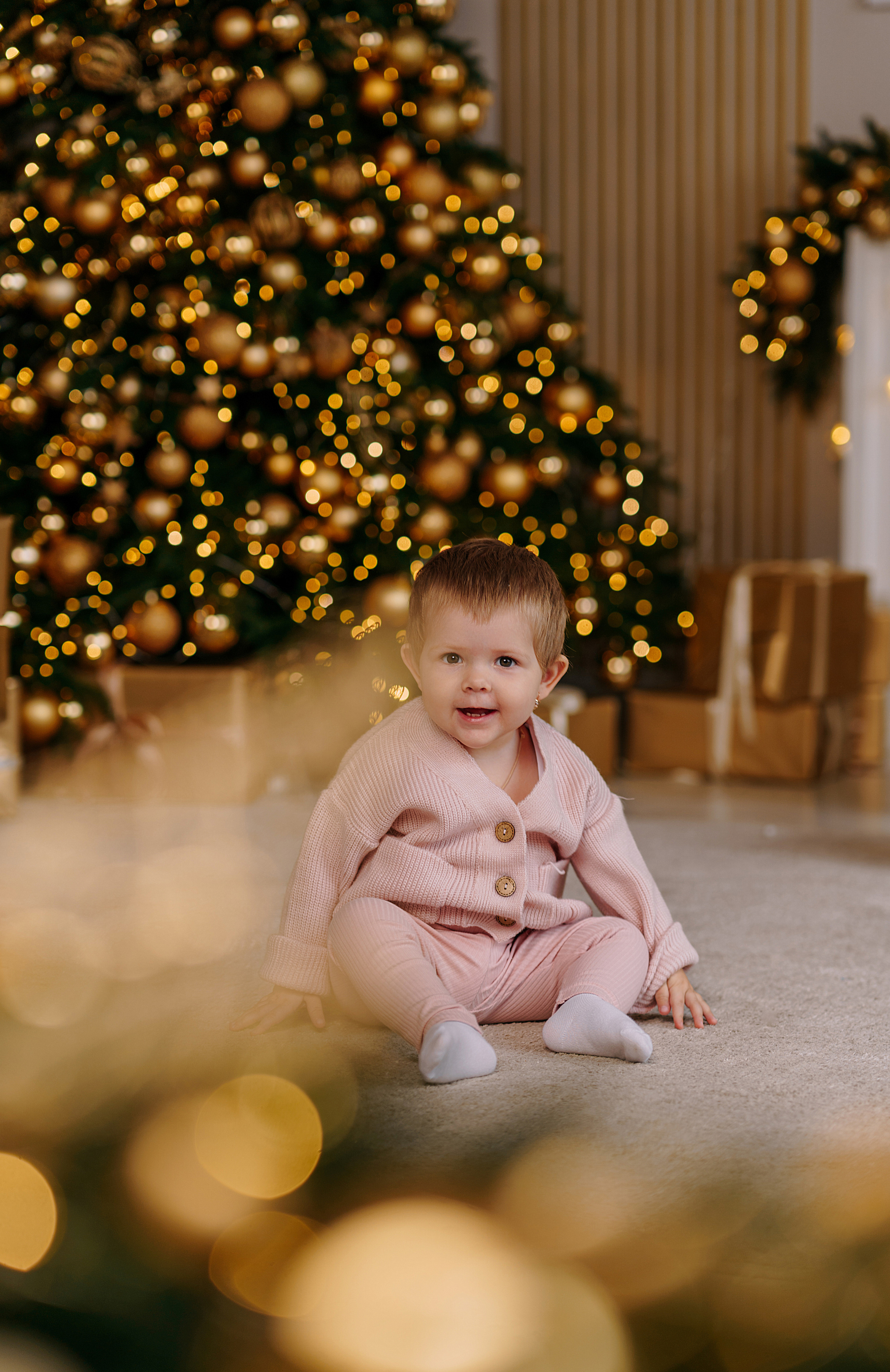 Новогодняя съемка в золотой студии. Свадебный фотограф