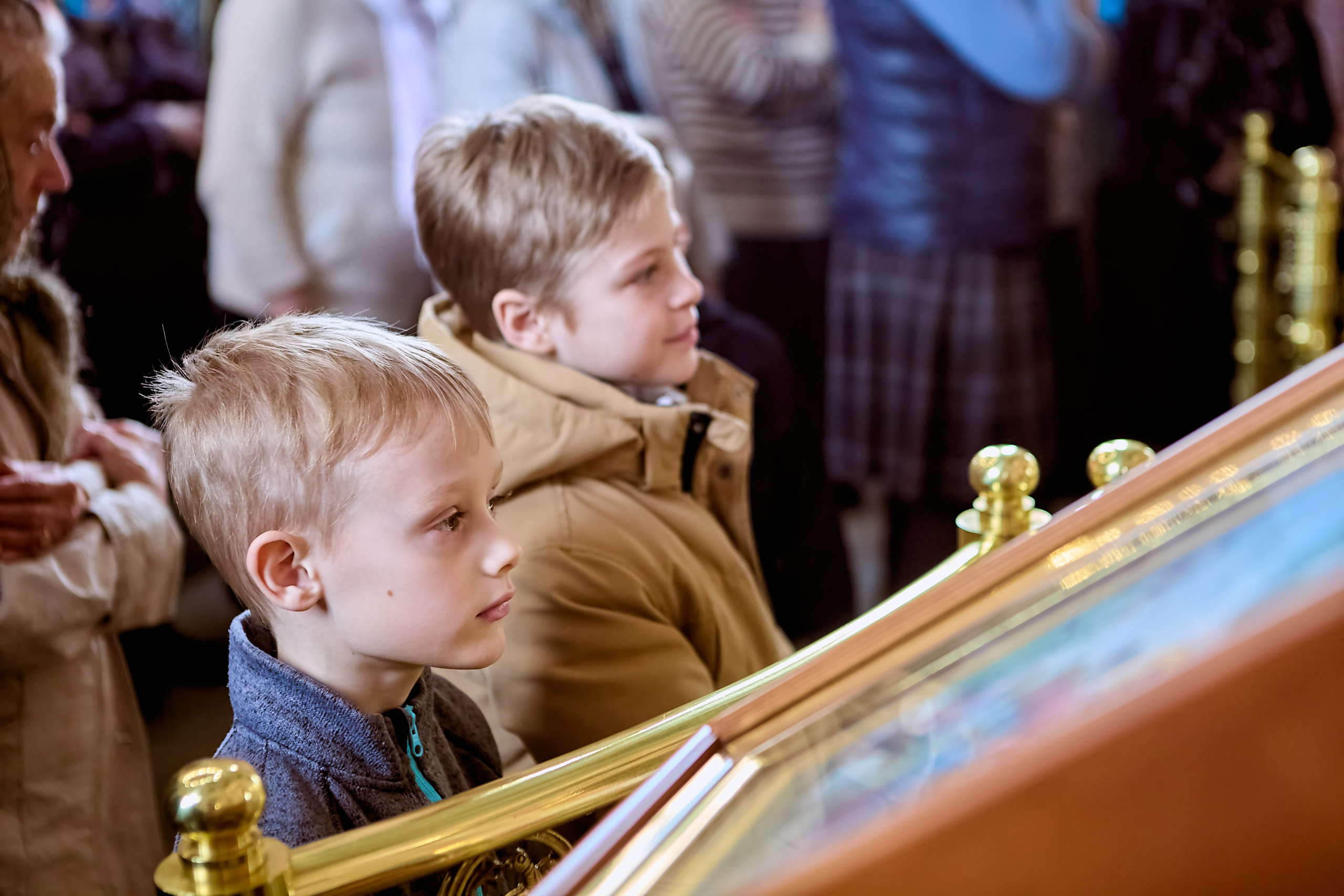 Дети в Храме. Православный портретный и детский фотограф Николай Голованов.