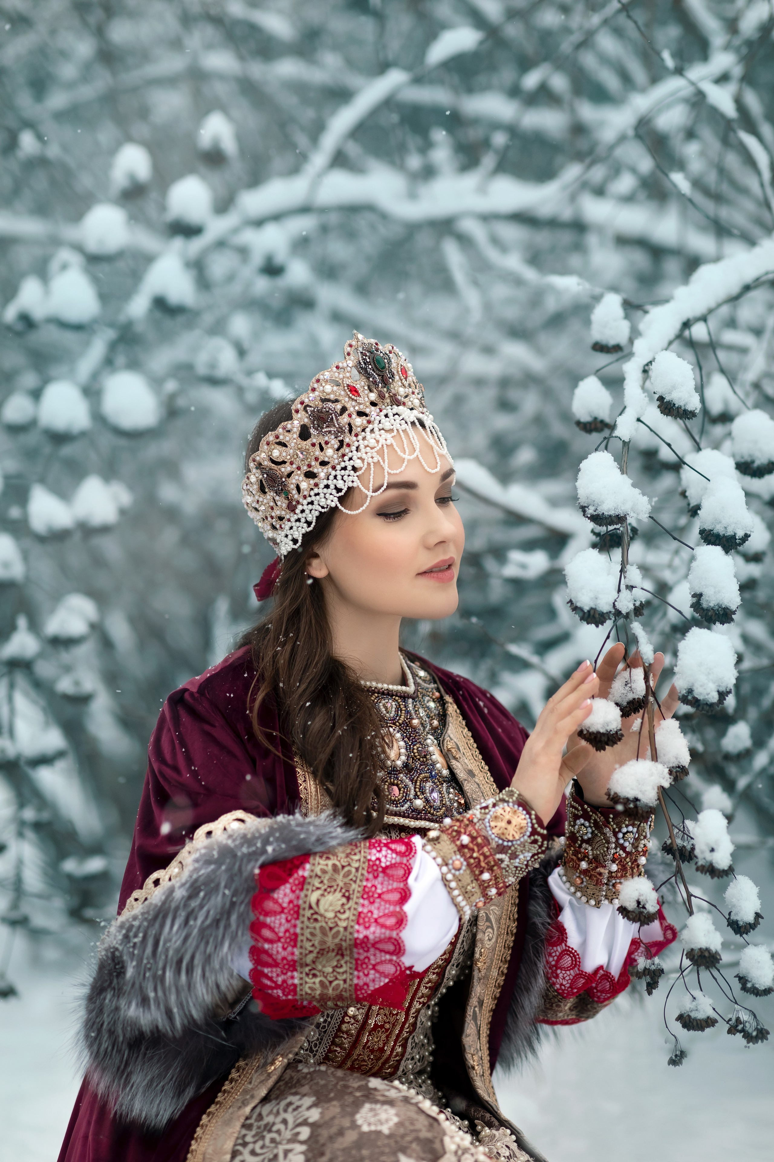 A9. Дизайнер костюмов и украшений, фотограф