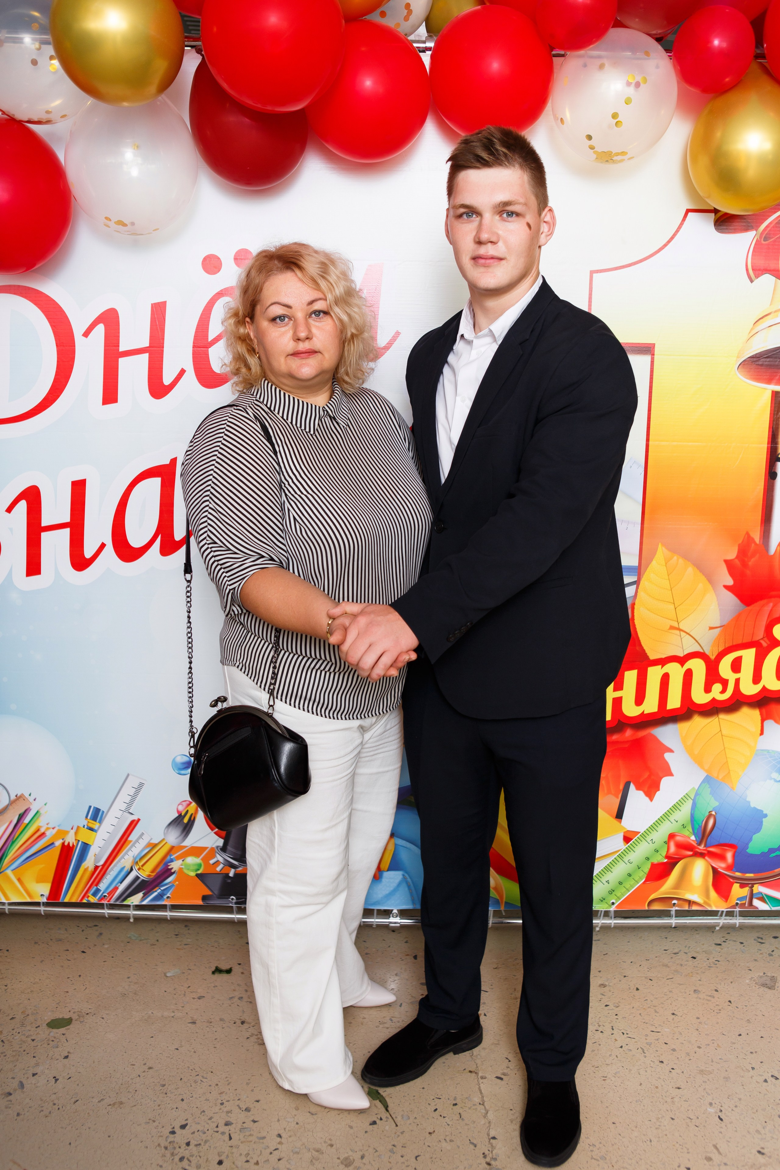 1 СЕНТЯБРЯ 2024 ГОДА — 9 ШКОЛА — ФОТОСЕССИЯ С РОДИТЕЛЯМИ. Профессиональный фотограф в Мценске и Орловской области