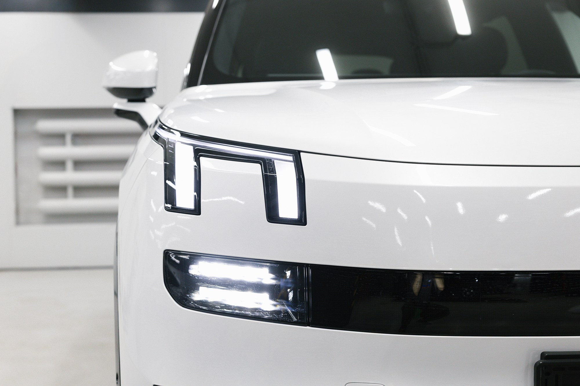 Lynk & Co 900 Ultra 2,0hyb 4WD AT (734 л. с.). Автосалон «Х-Авто»