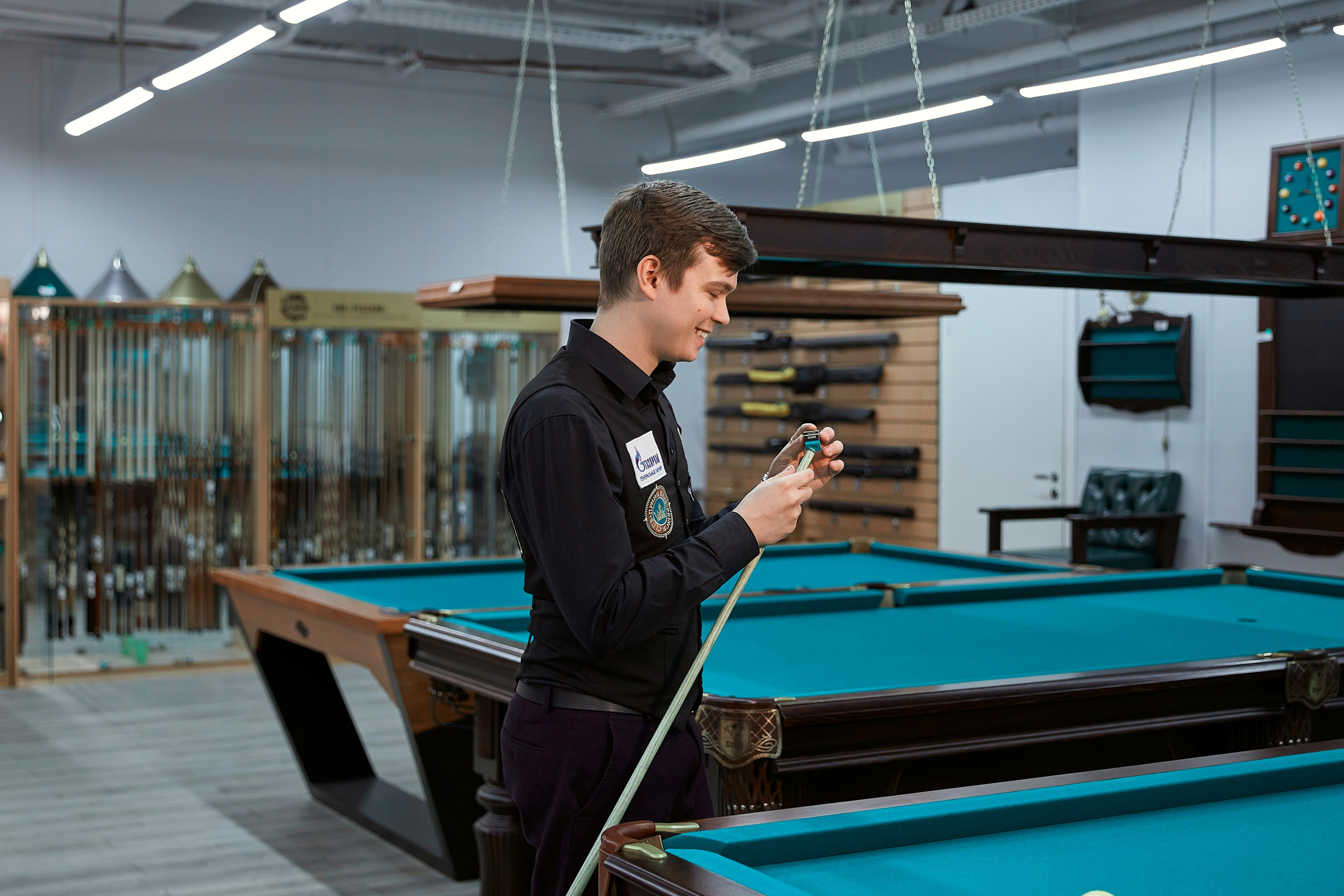 Семён За́йцев — российский профессиональный игрок в русский бильярд, мастер спорта России международного класса. Фотограф ваших самых ярких событий в Москве и СПБ. Збронская Юлия