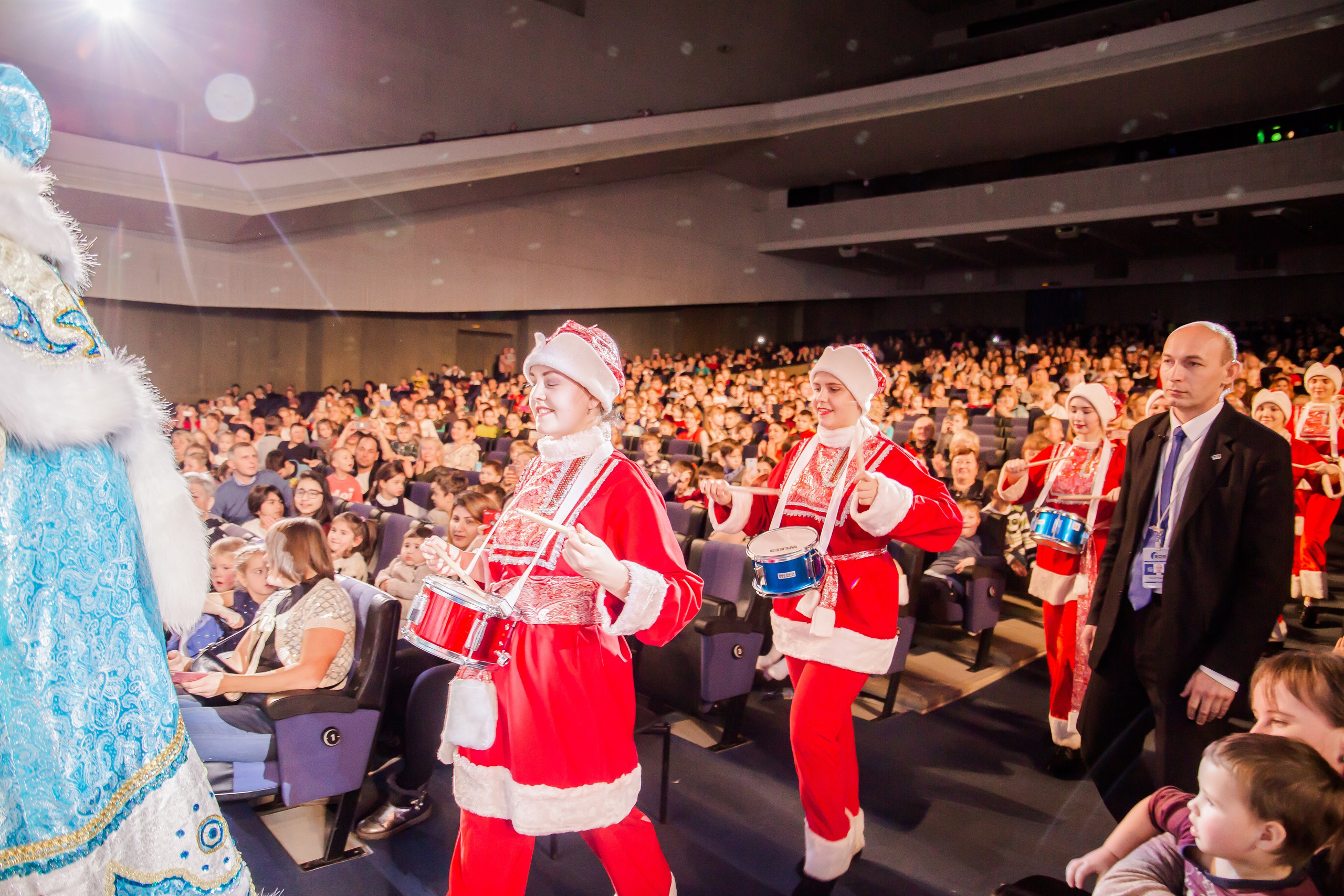 Репортаж — детская елка в БКЗ. Свадебный и семейный фотограф в Санкт-Петербурге Макеева Наталья