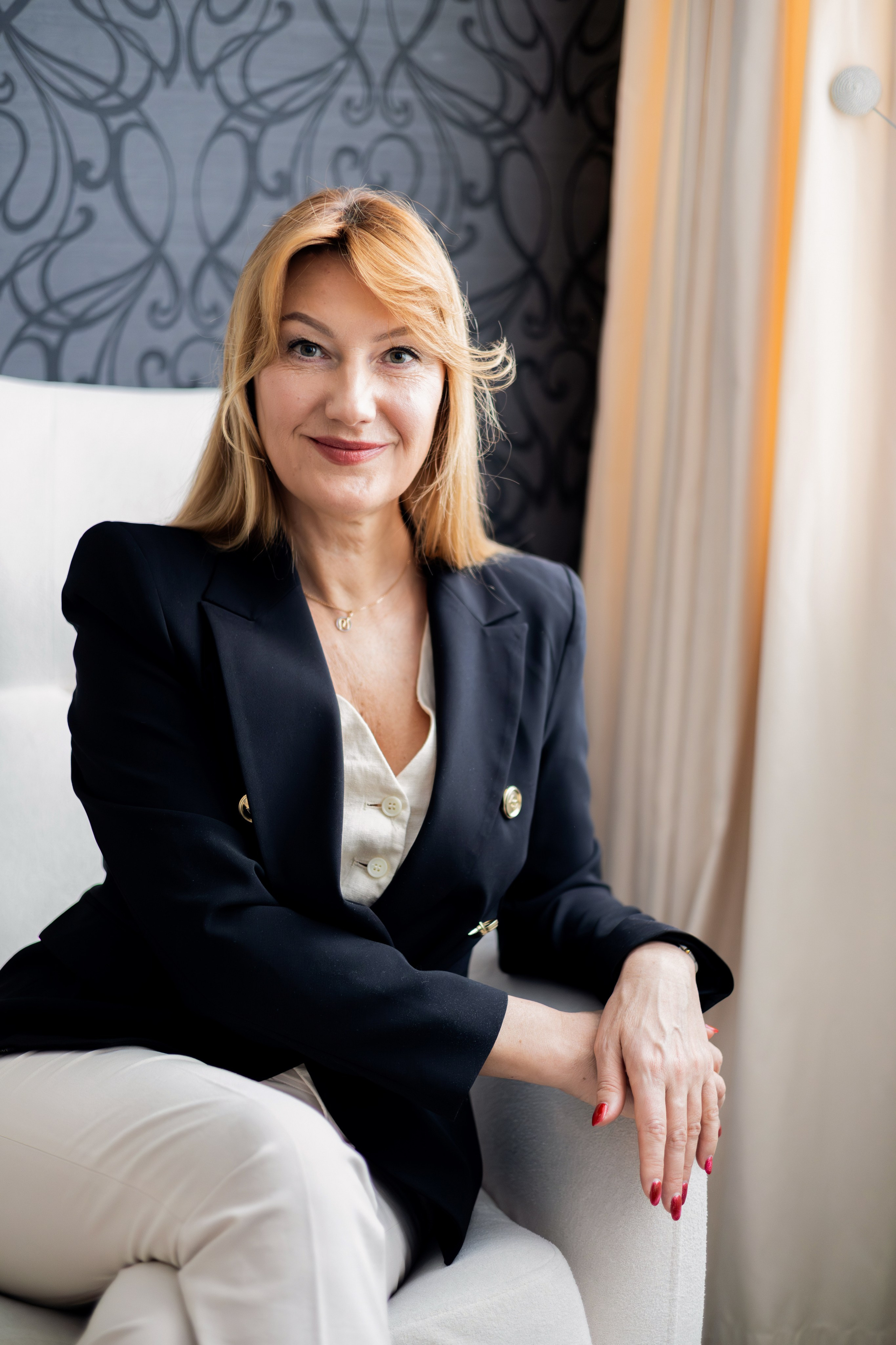 Индивид — Светлана / Специалист по недвижимости. Свадебный и семейный фотограф в Санкт-Петербурге Макеева Наталья