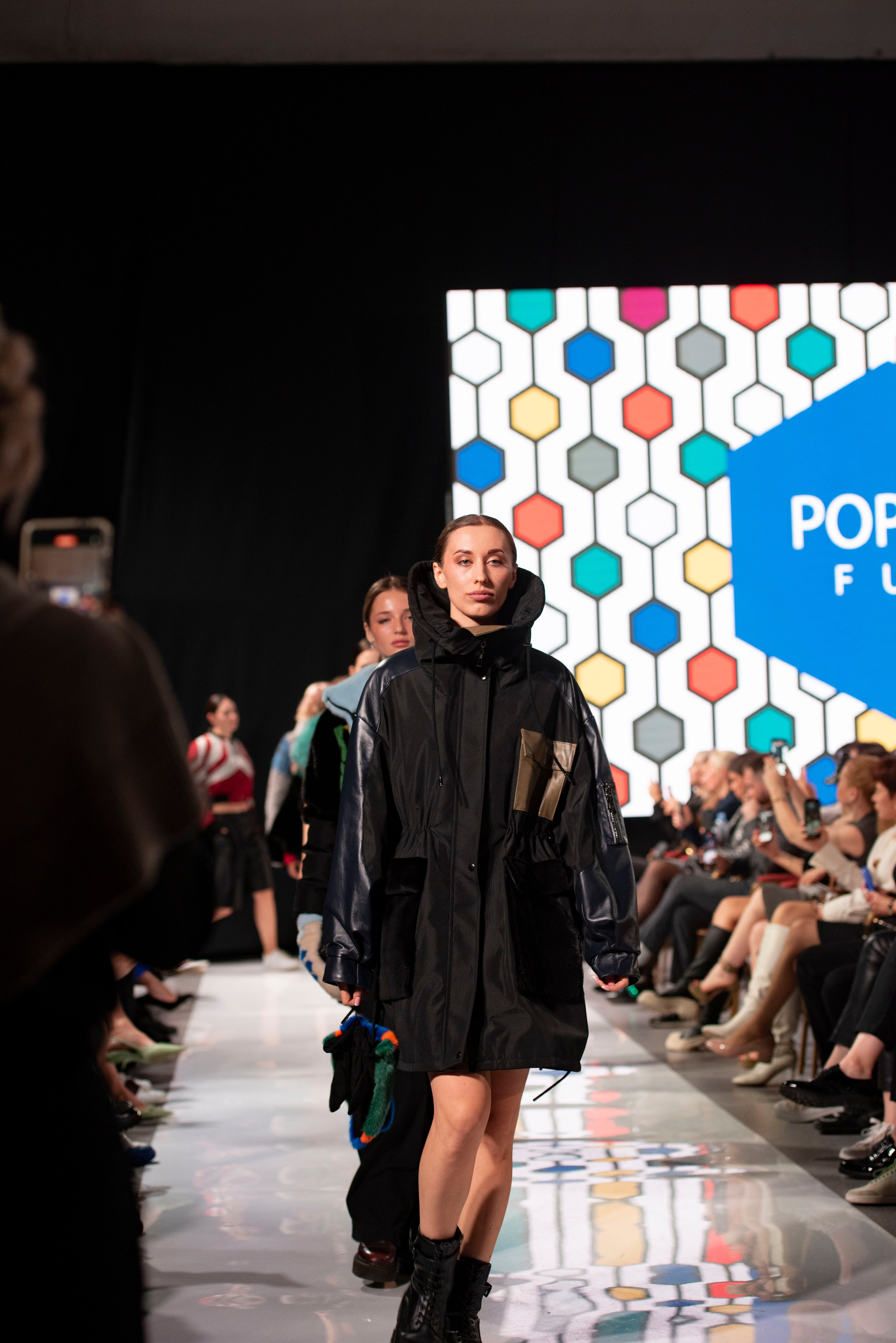 Фотограф на модельный показ. Свадебный, семейный, фэшн фотограф, школьный фотограф в Сочи