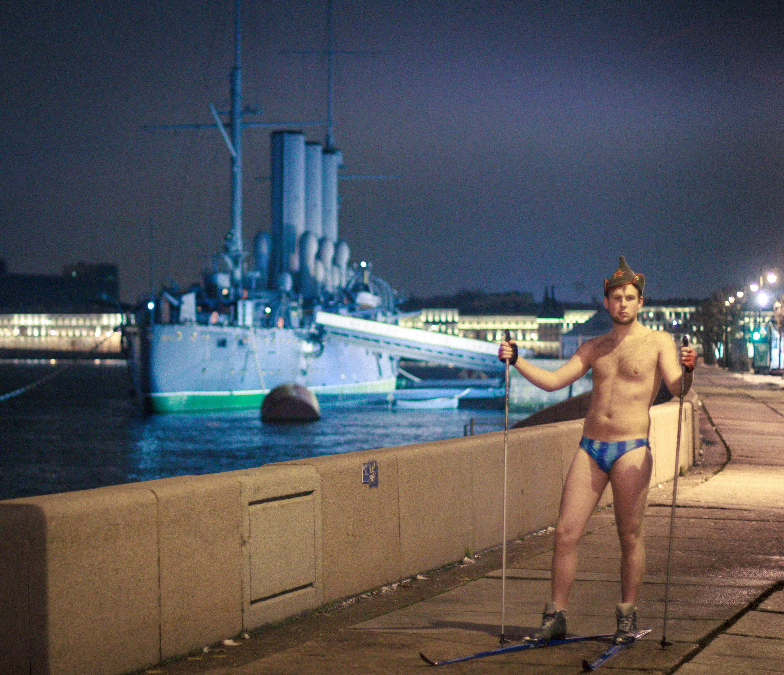 2013. Стрит-фотография, полная абсурда, идиотизма и красоты