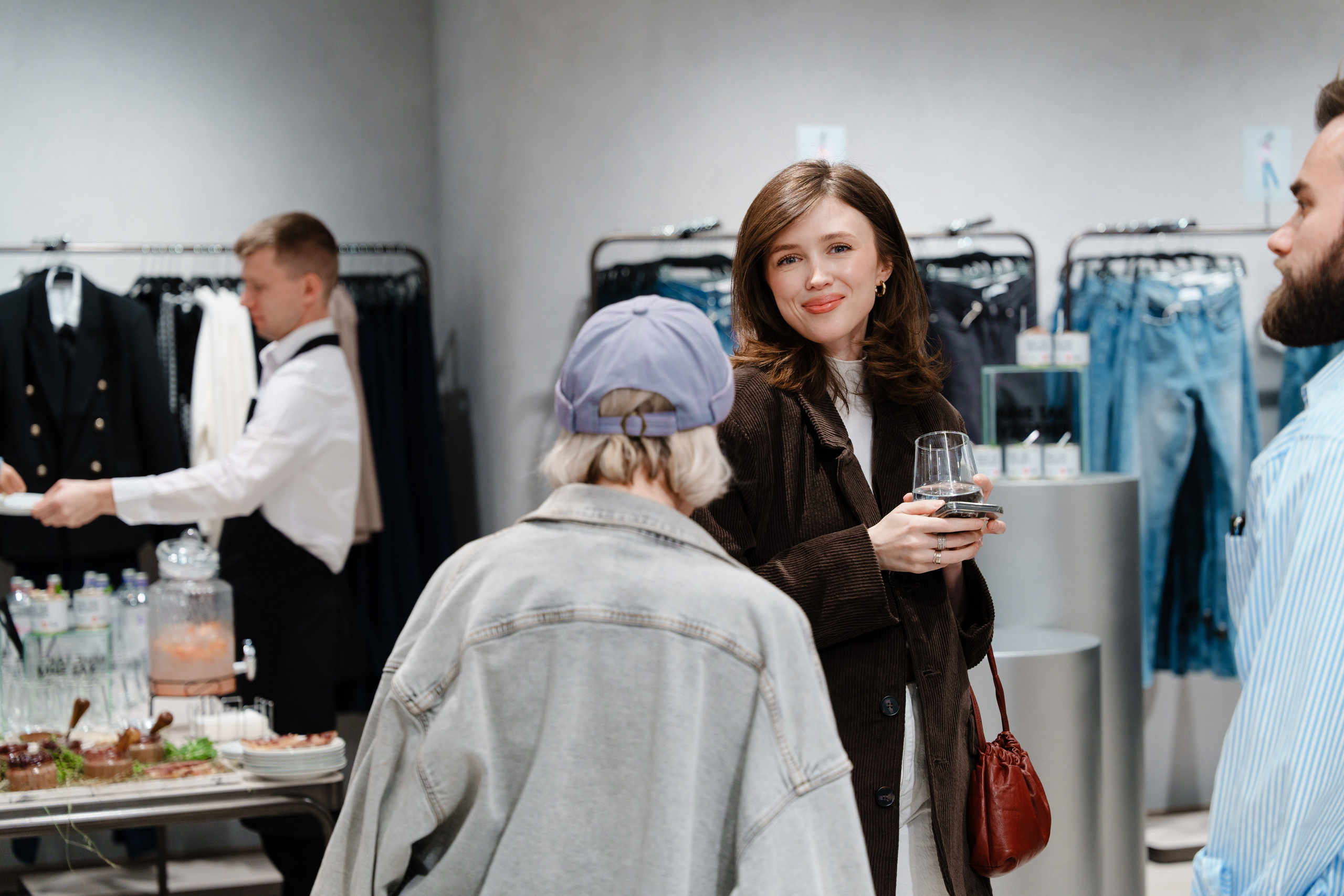 Yandex Pay & OSTIN. Фотограф в Москве и России