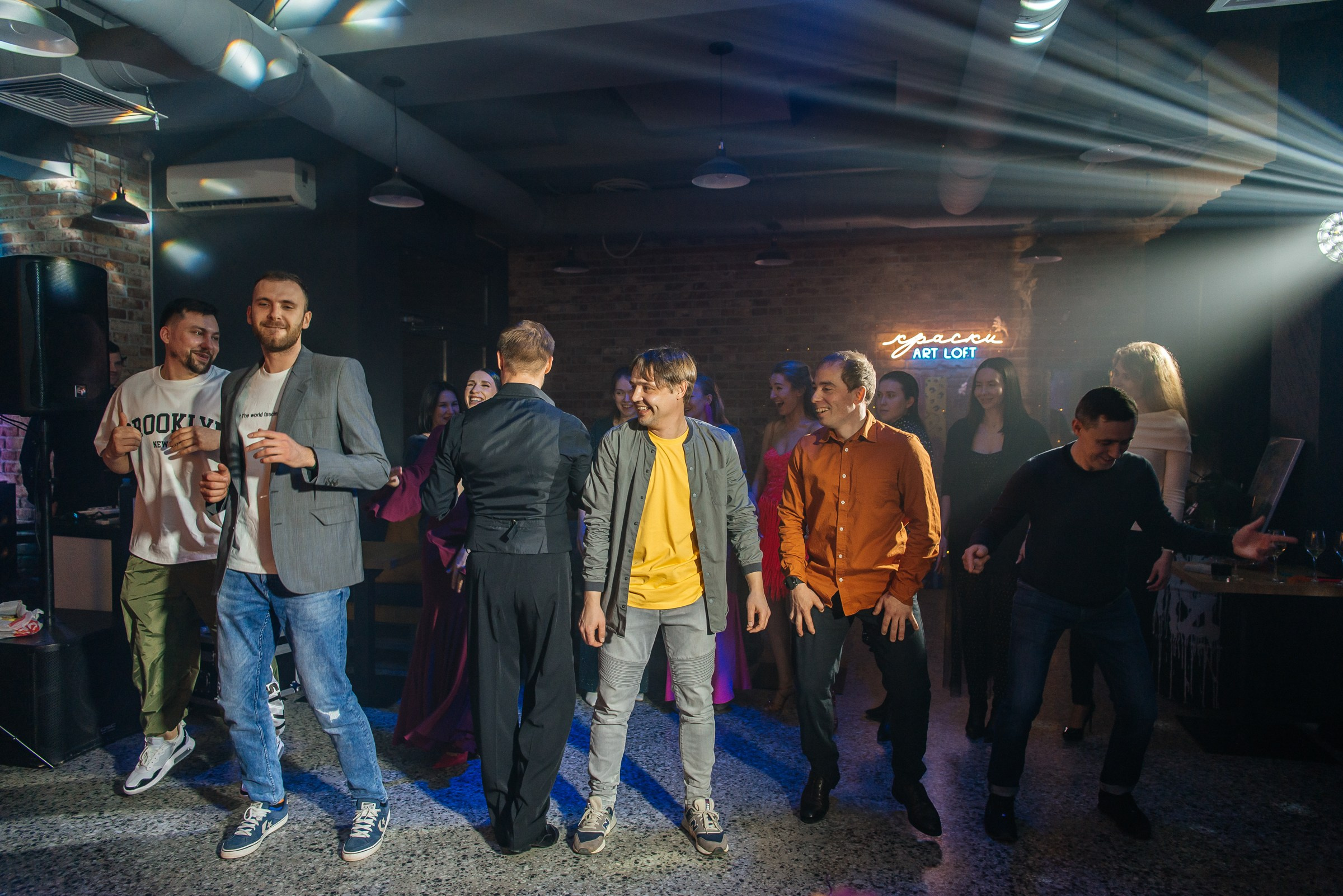 День рождения в Арт Лофт Краски. Профессиональный фотограф в Екатеринбурге Ирина Смирнова