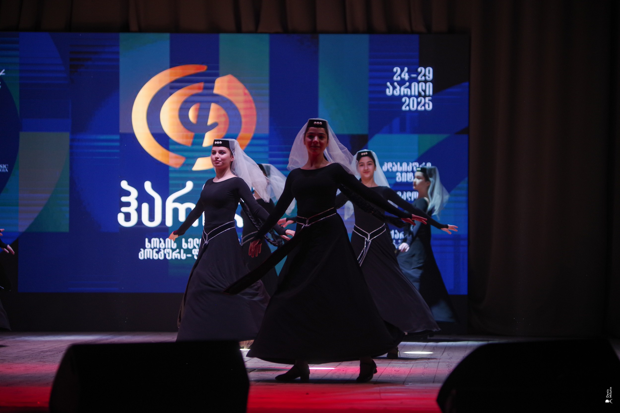 Танцы в Хоби. Портретный фотограф Денис Милютин