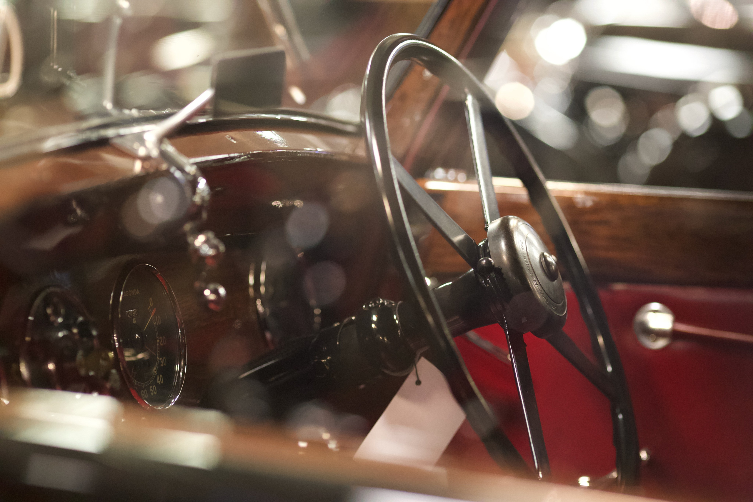 Музей Техники Вадима Задорожного. Школьные выпускные альбомы в Москве Марина Николаева