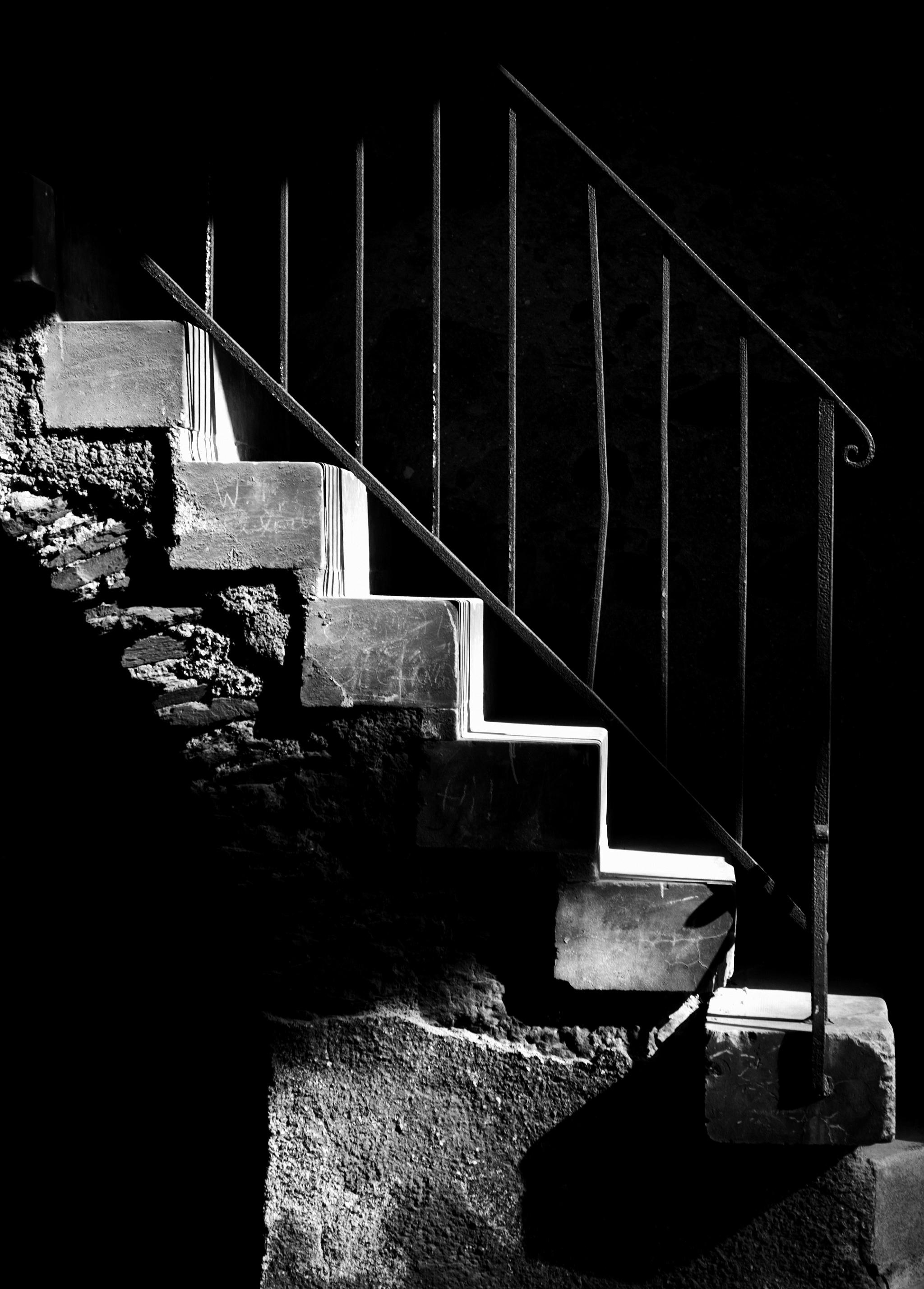 лестница в старом здании в г. Углич