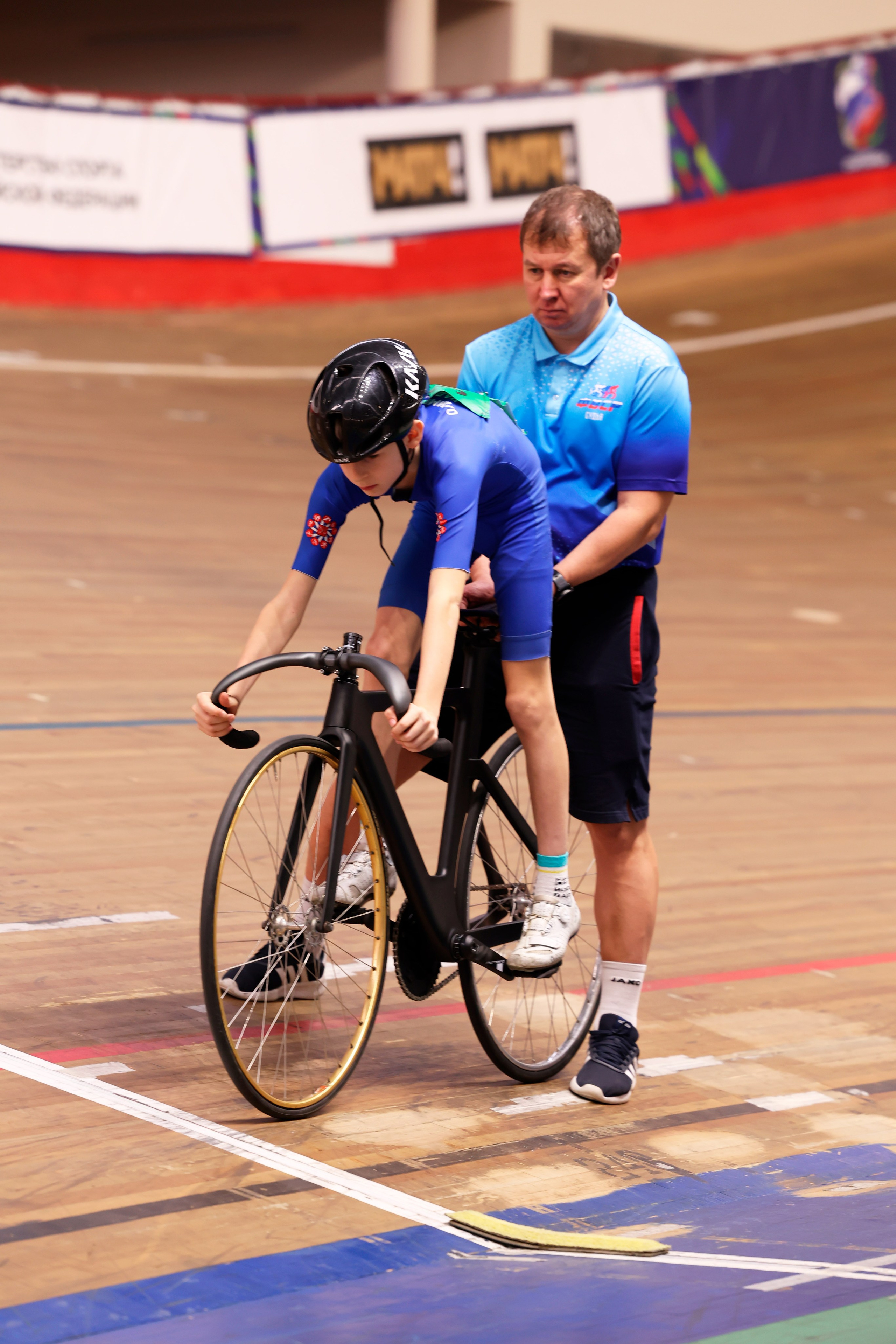 Пятый этап Региональных соревнований по велоспорту на треке (Гит, Скретч) 15.03.2025. Спортивный и репортажный фотограф Антон Тереханов