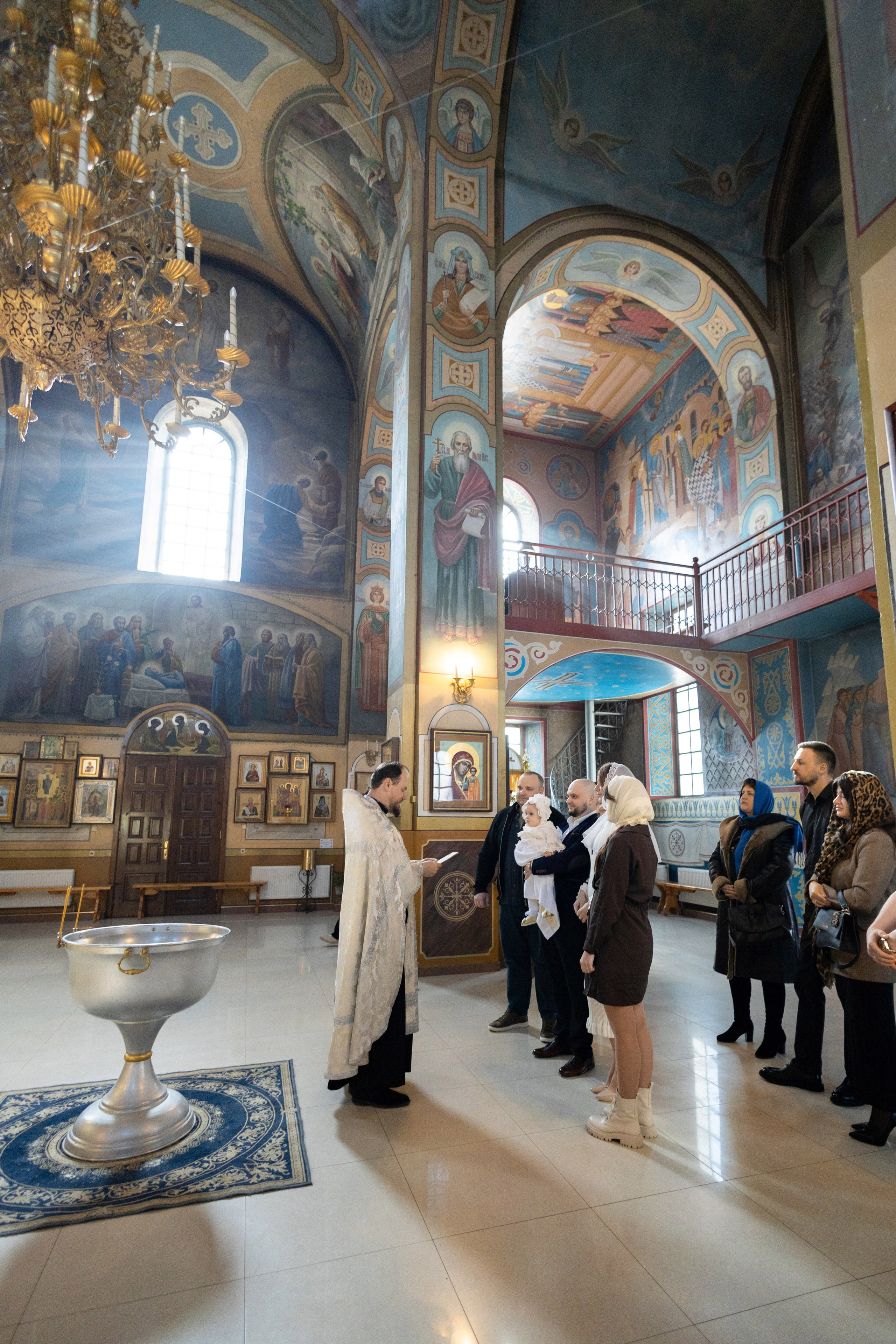Крещение Есении в морозный и солнечный февраль. Анастасия Безуглова- свадебный фотограф в Таганроге