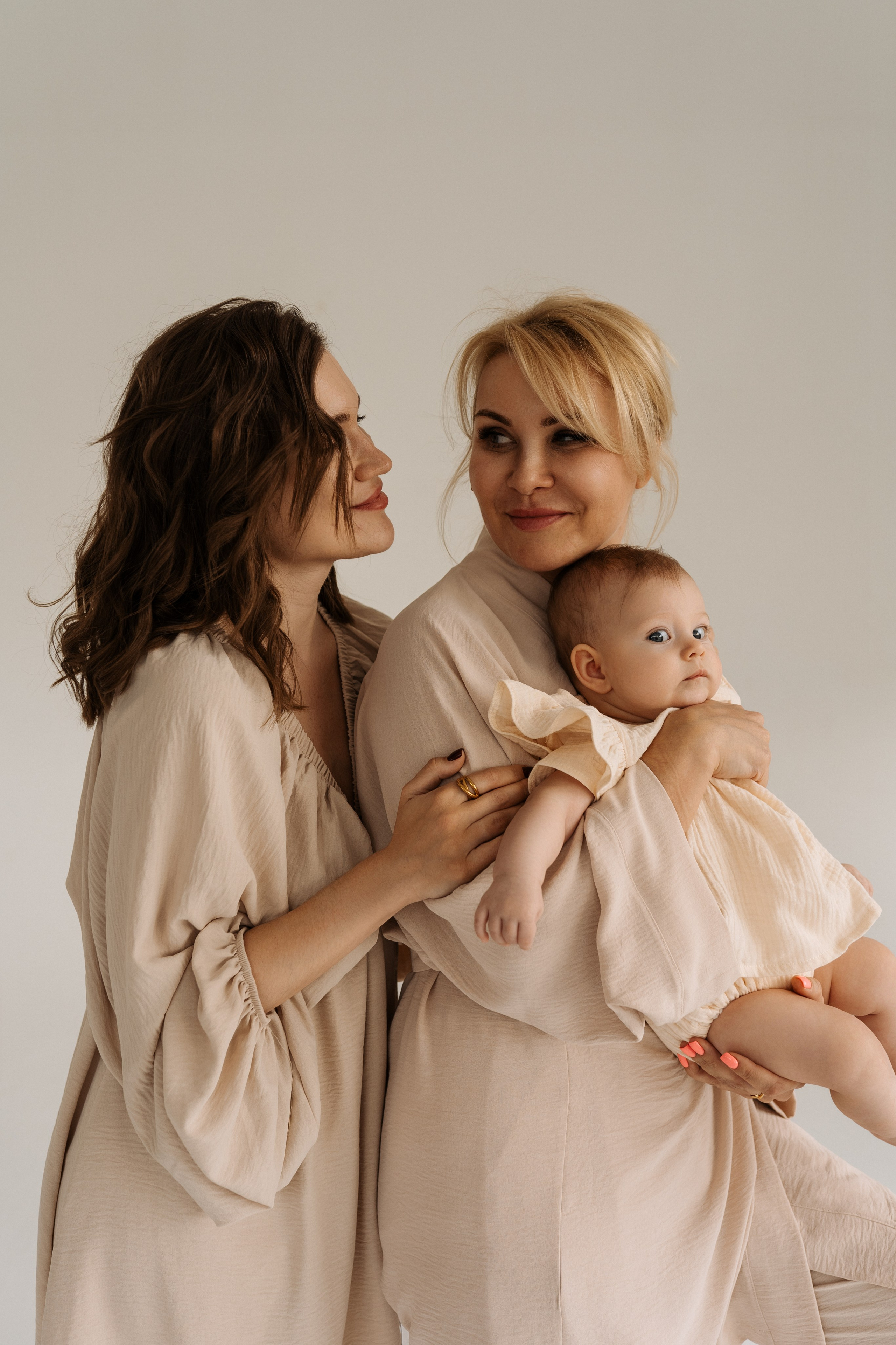 Семейная фотосессия в студии в Москве, семейный фотограф Анна Полушина. Свадебный фотограф в Москве Анна Полушина