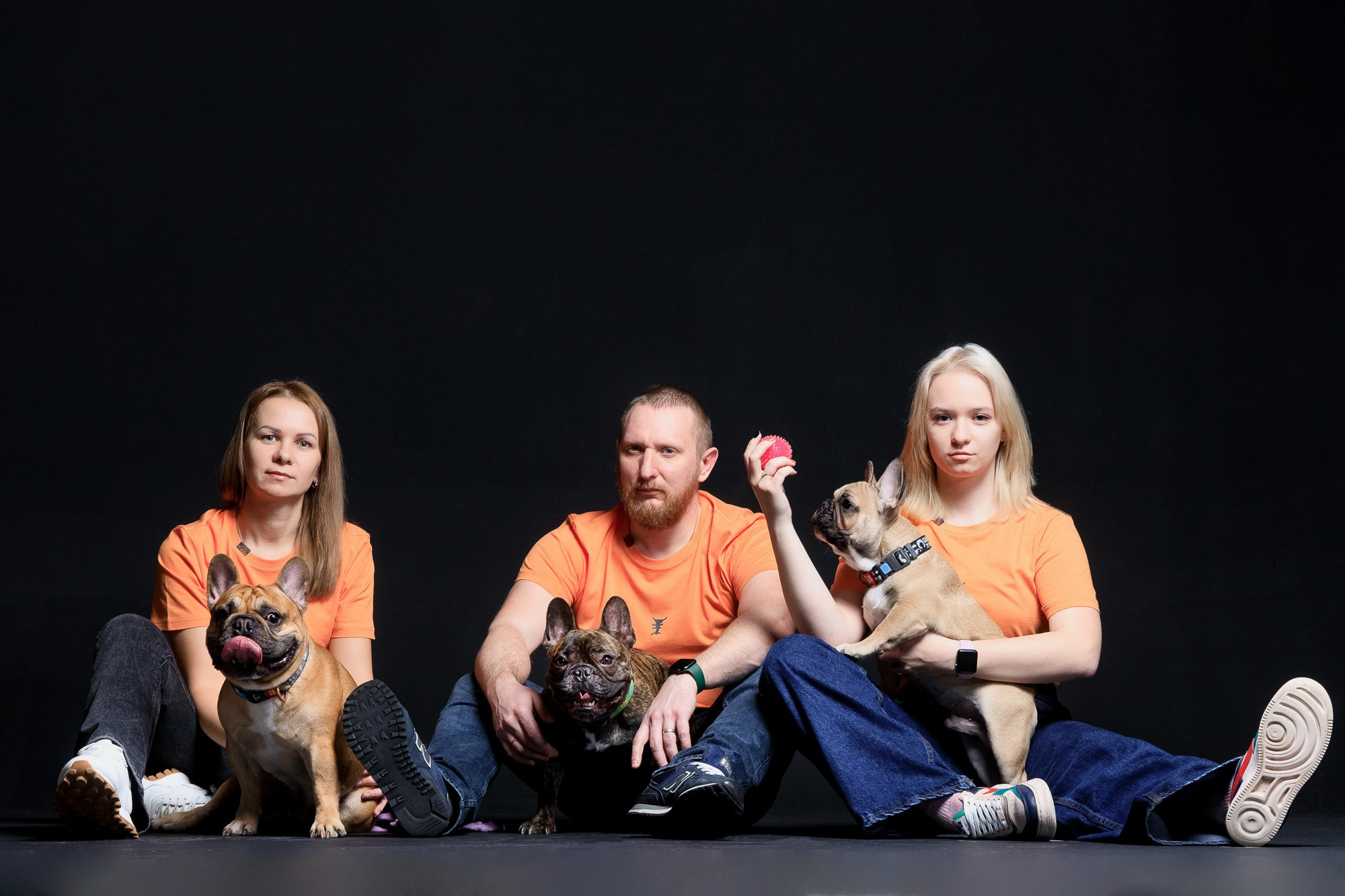 семейная фотосессия с питомцами в студии, Саратов