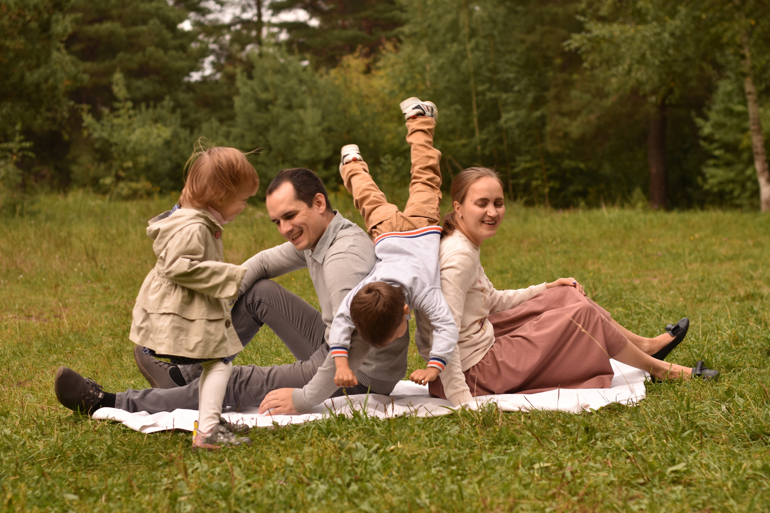 Семейная прогулка может быть веселой. Семейный и детский фотограф в Нижнем Новгороде Мила Балаева