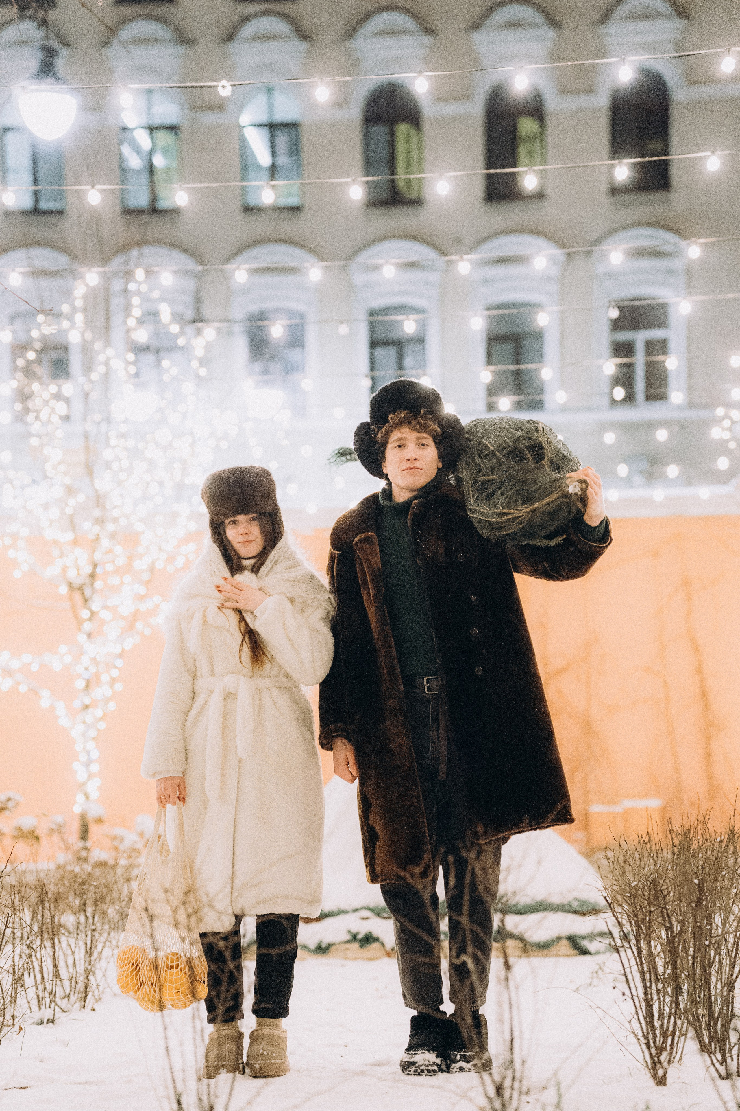 НОВОГОДНЯЯ ПРОГУЛКА ПАРЫ ПО ЧЕРНЫШЕВСКОЙ ПЕРЕД НОВЫМ ГОДОМ. Профессиональный фотограф, Санкт-Петербург — Виктория Богомолова