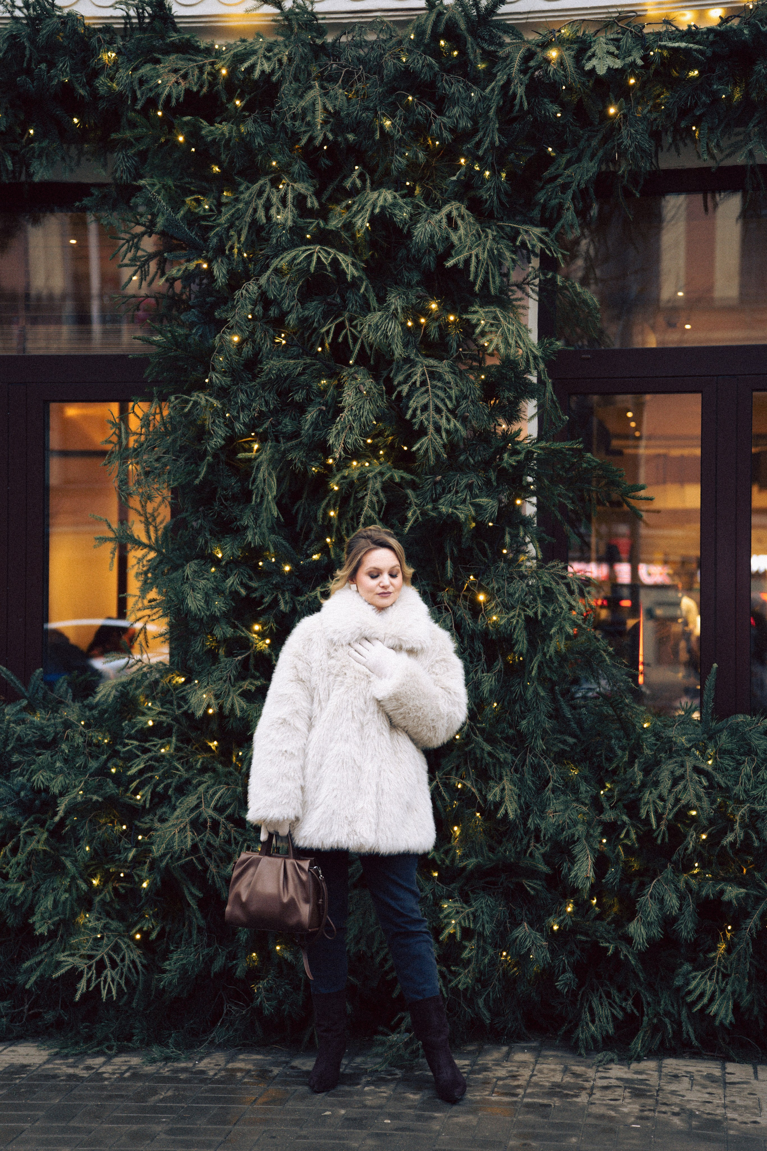 НОВОГОДНЯЯ ФОТОСЕСИИЯ В СТУДИИ ДЛЯ ДЕВУШКИ И ПРОГУЛКА ПО ЧЕРНЫШЕВСКОЙ. Профессиональный фотограф, Санкт-Петербург — Виктория Богомолова