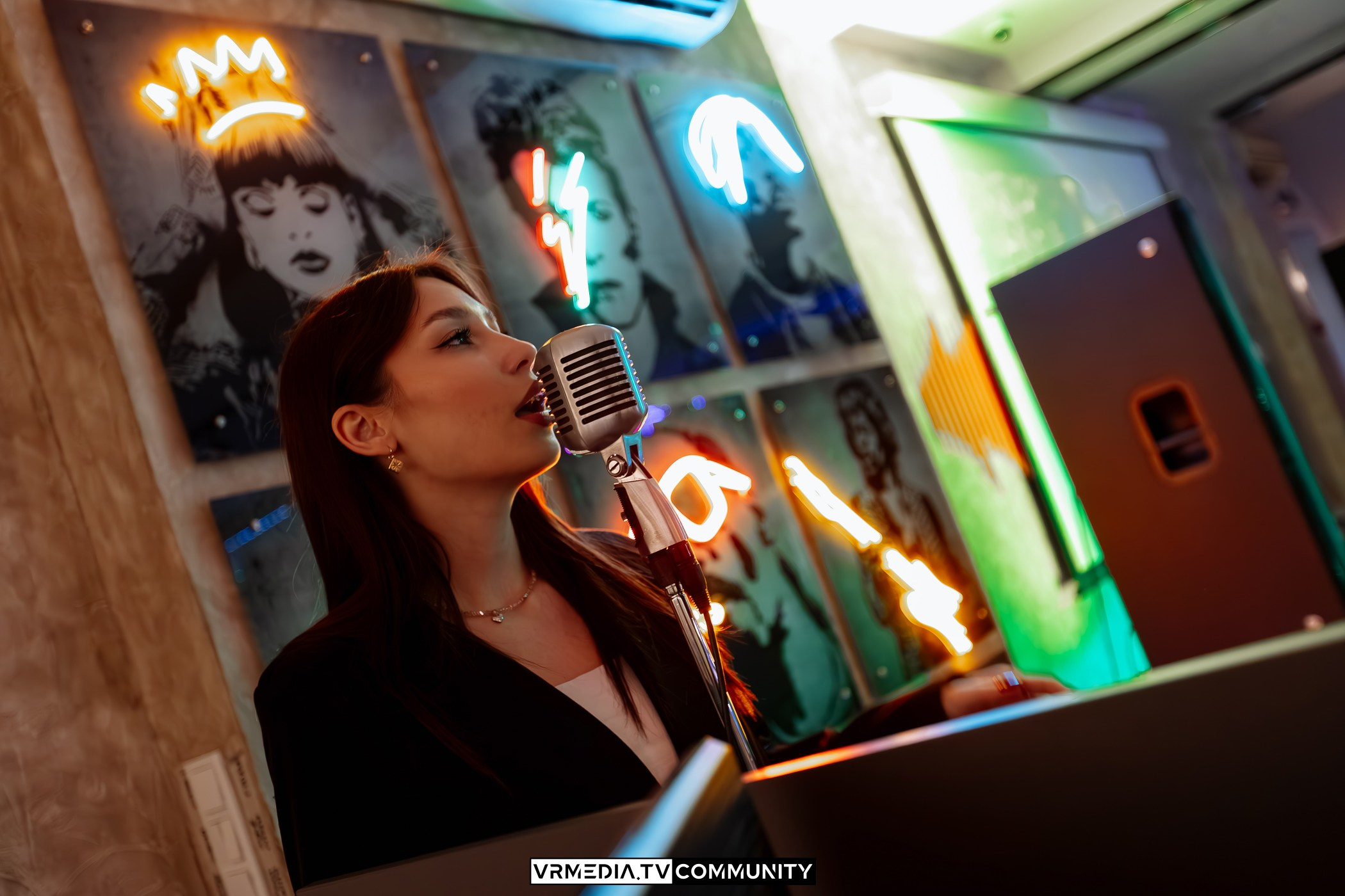 Выходные в караоке-баре «Империя»