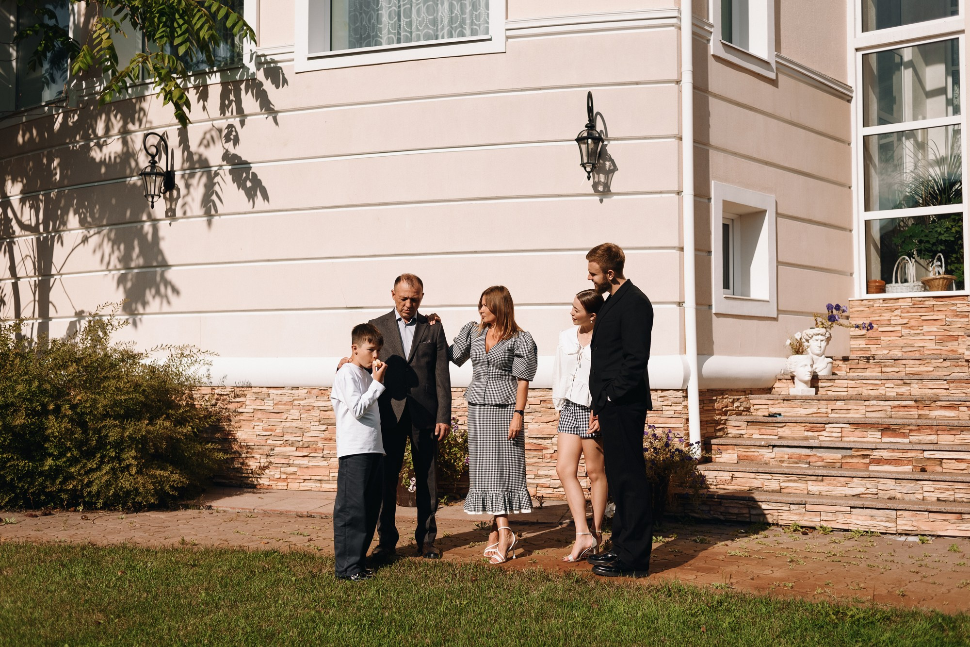 Семейная фотосессия в Тюмени — портреты поколений. Портретный фотограф Тюмень Дарья Мустафина