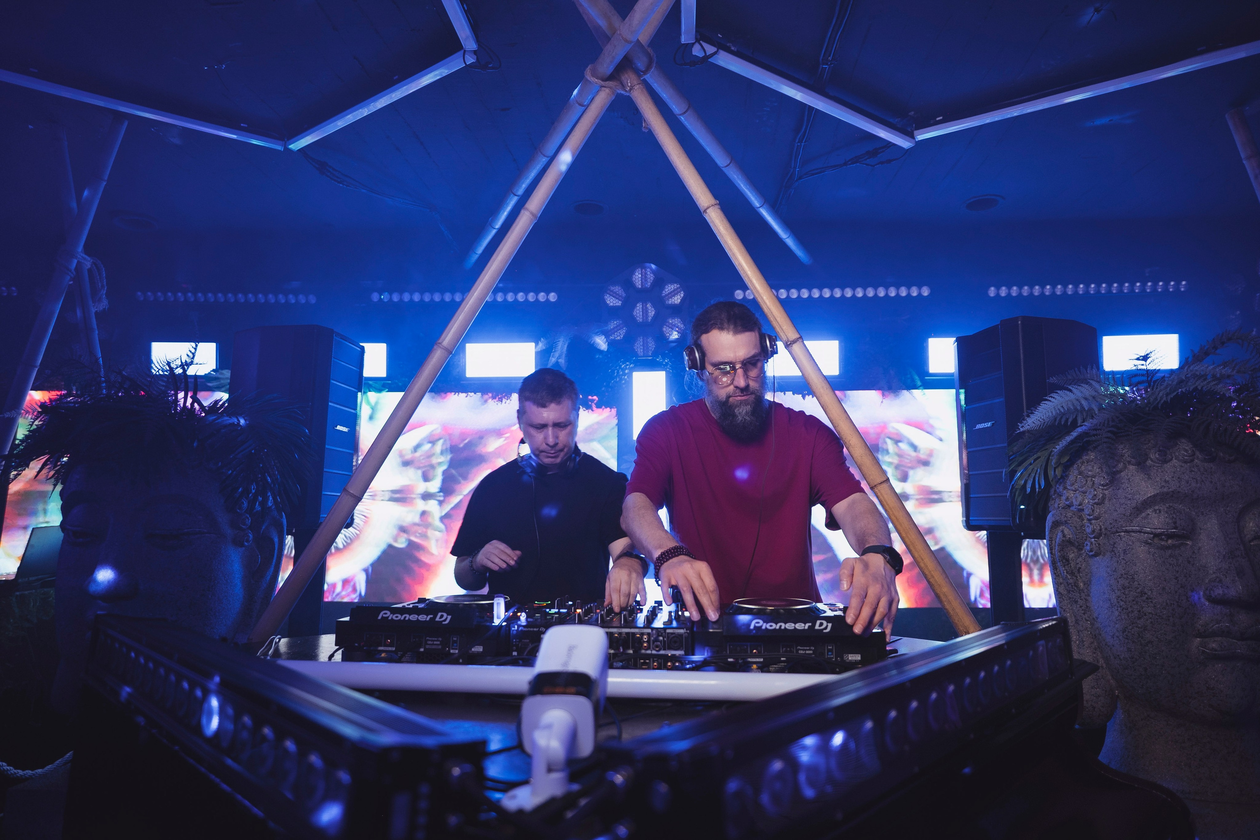 Embargo 27/04. Главная