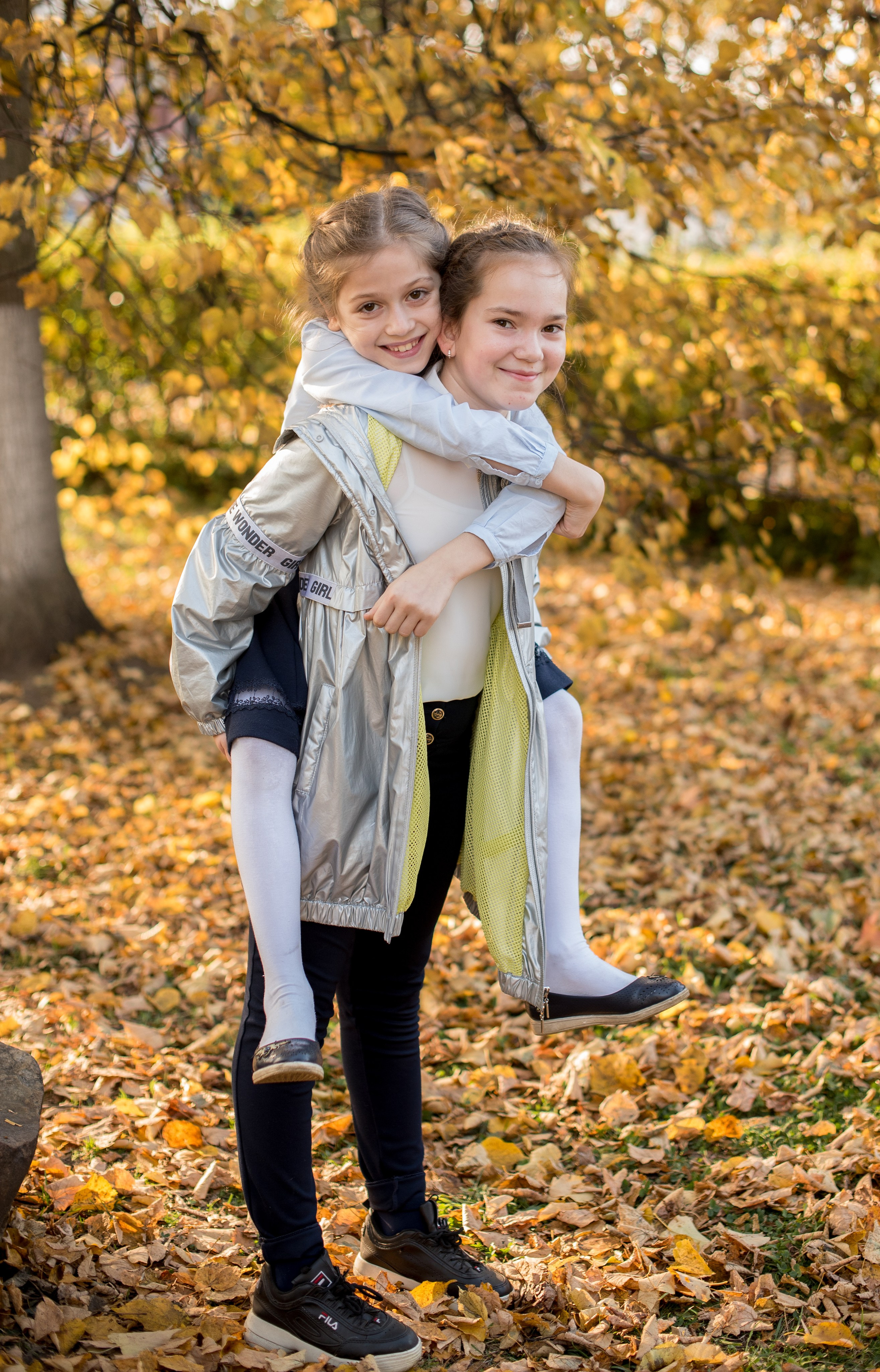 Пример съемки для выпускного альбома с наполнением «премиум». Выпускные альбомы для школ и детских садов в Иваново