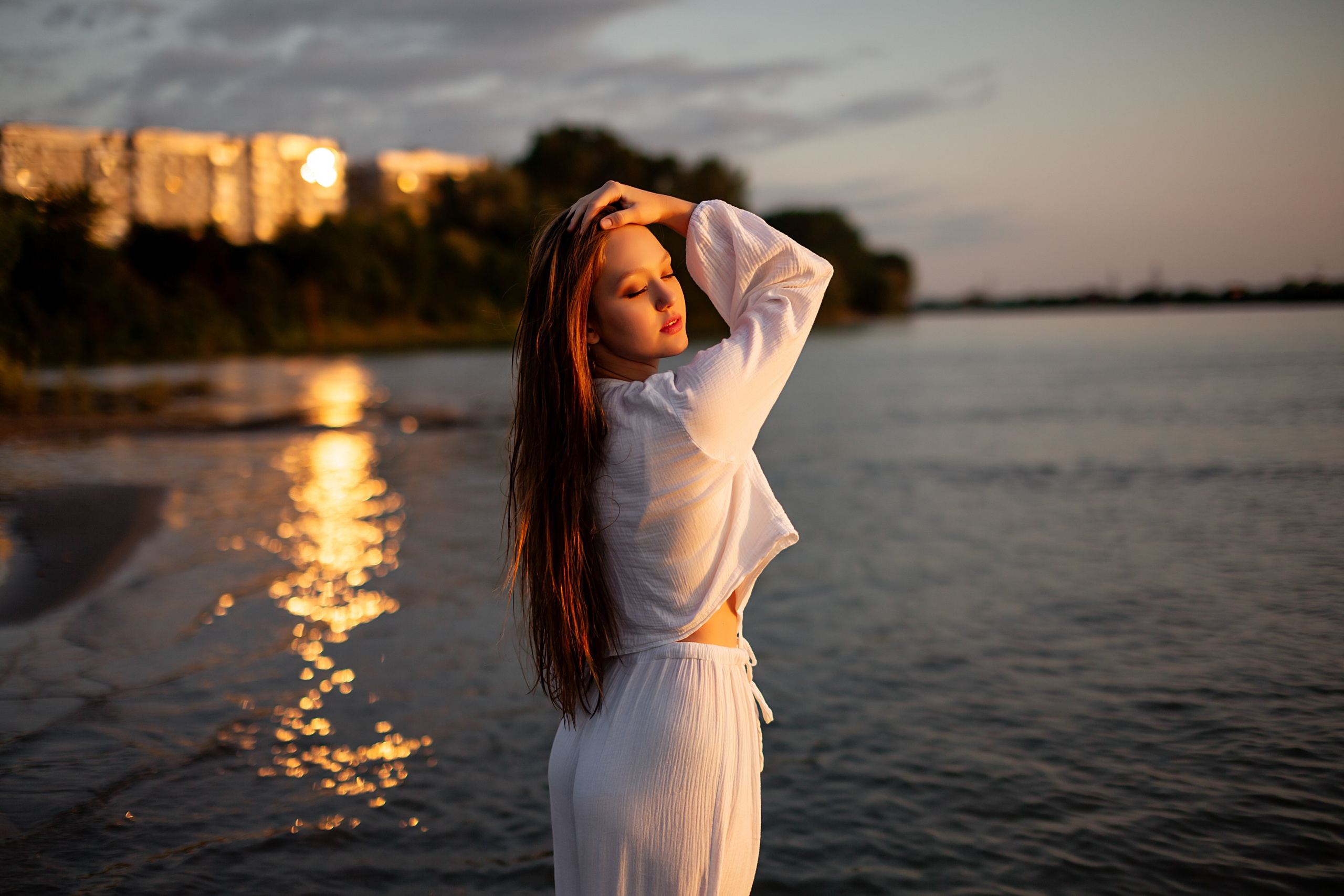 У воды. Https://malovafoto.ru