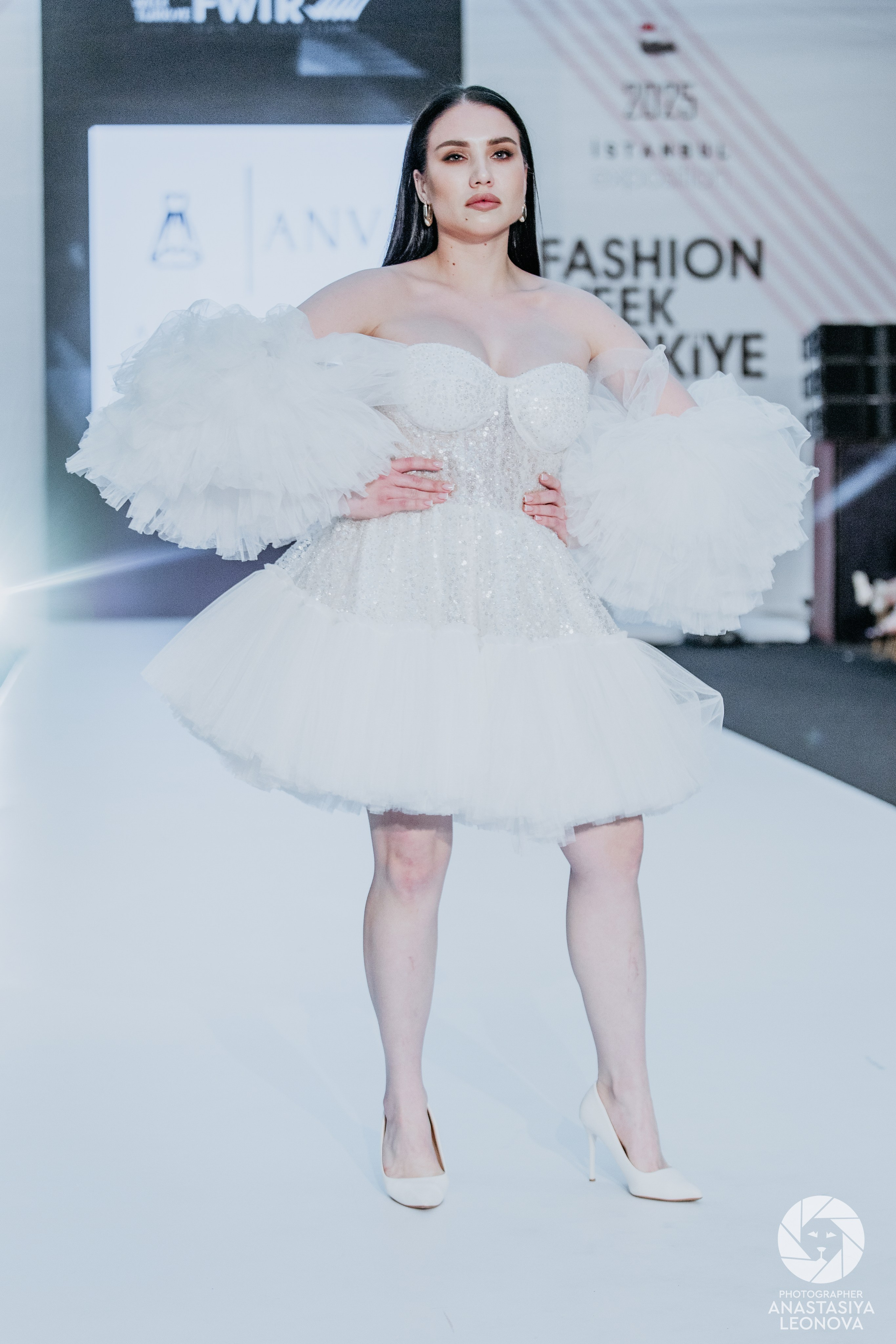 Fashion Week Türkiye [spring, 2025]. Anastasia Leonowa