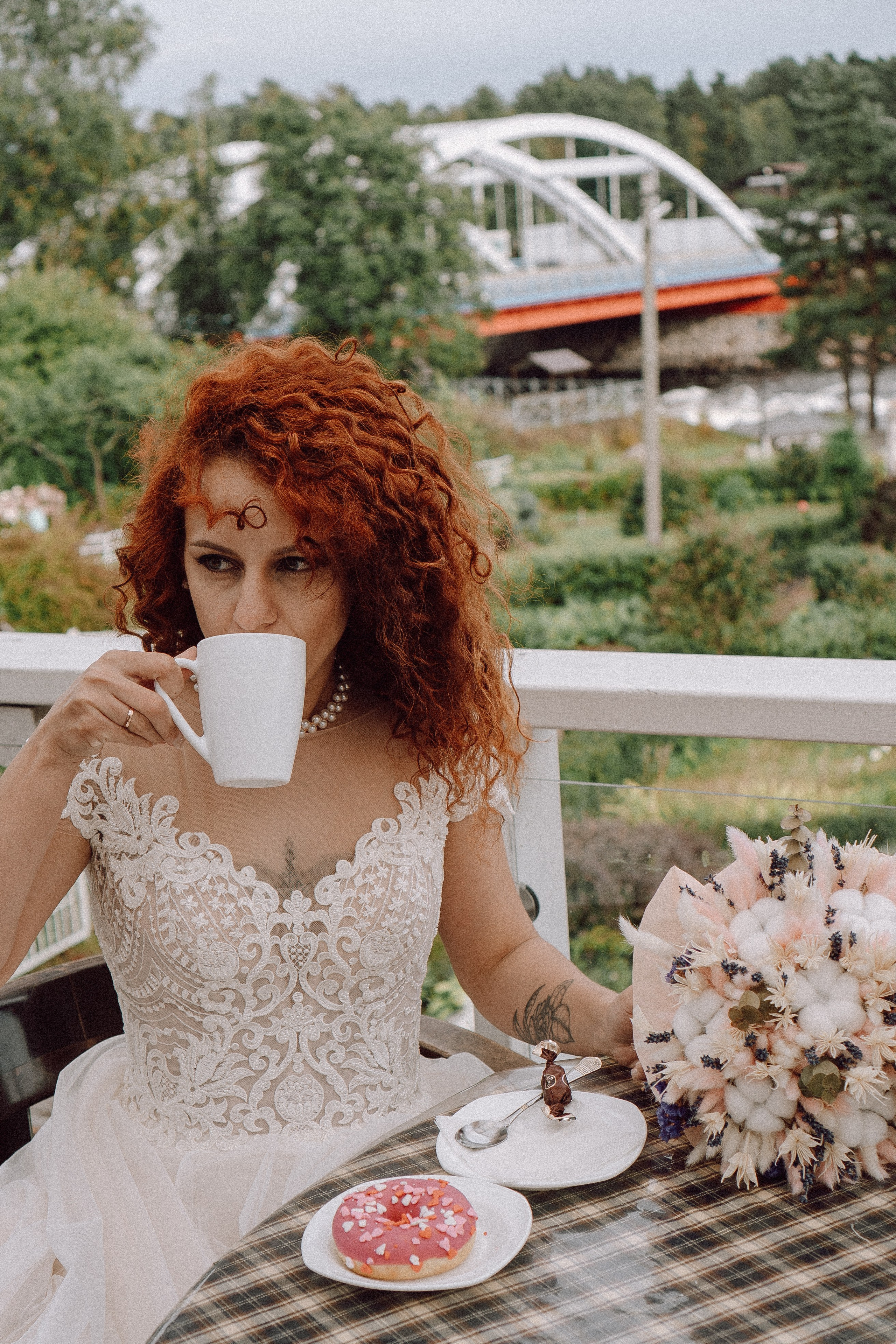 СВАДЕБНАЯ ФОТОСЕССИИЯ ПАРЫ В ГОРОДЕ ПРИОЗЕРСК В СОСНОВОМ ЛЕСУ И С ПИКАПОМ. Профессиональный фотограф, Санкт-Петербург — Виктория Богомолова