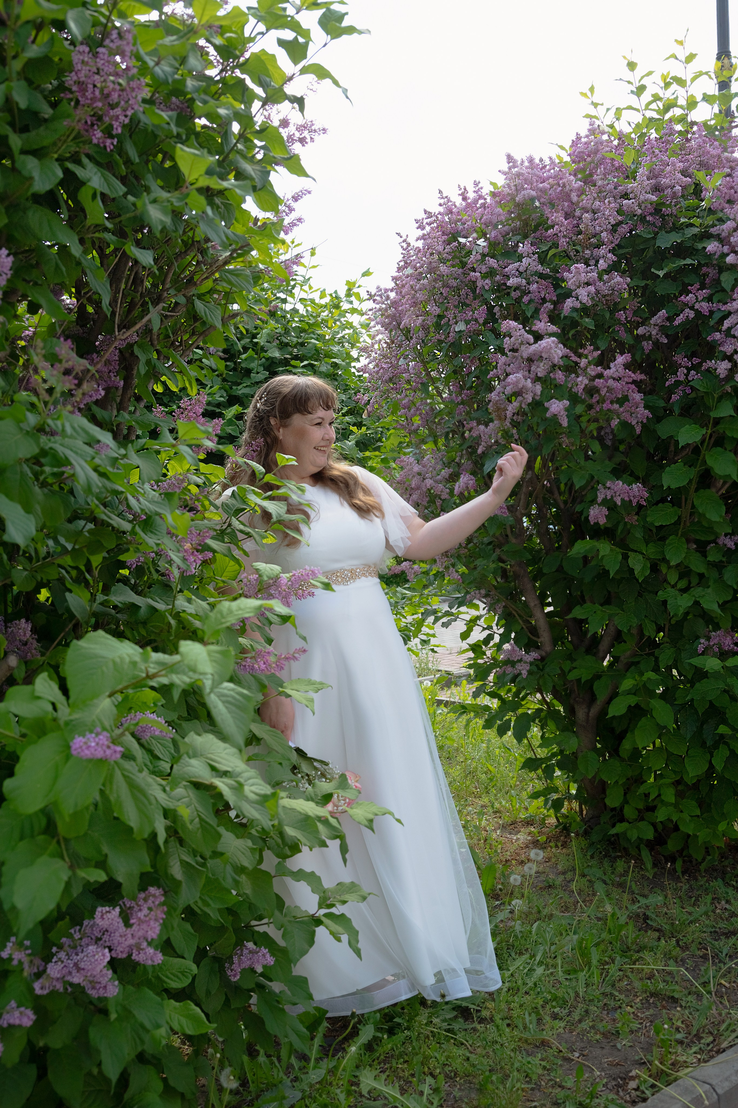Прогулка в сирени после ЗАГСа Томск (Р. Люксембург). Фотограф в Томске Евгения Гуляева