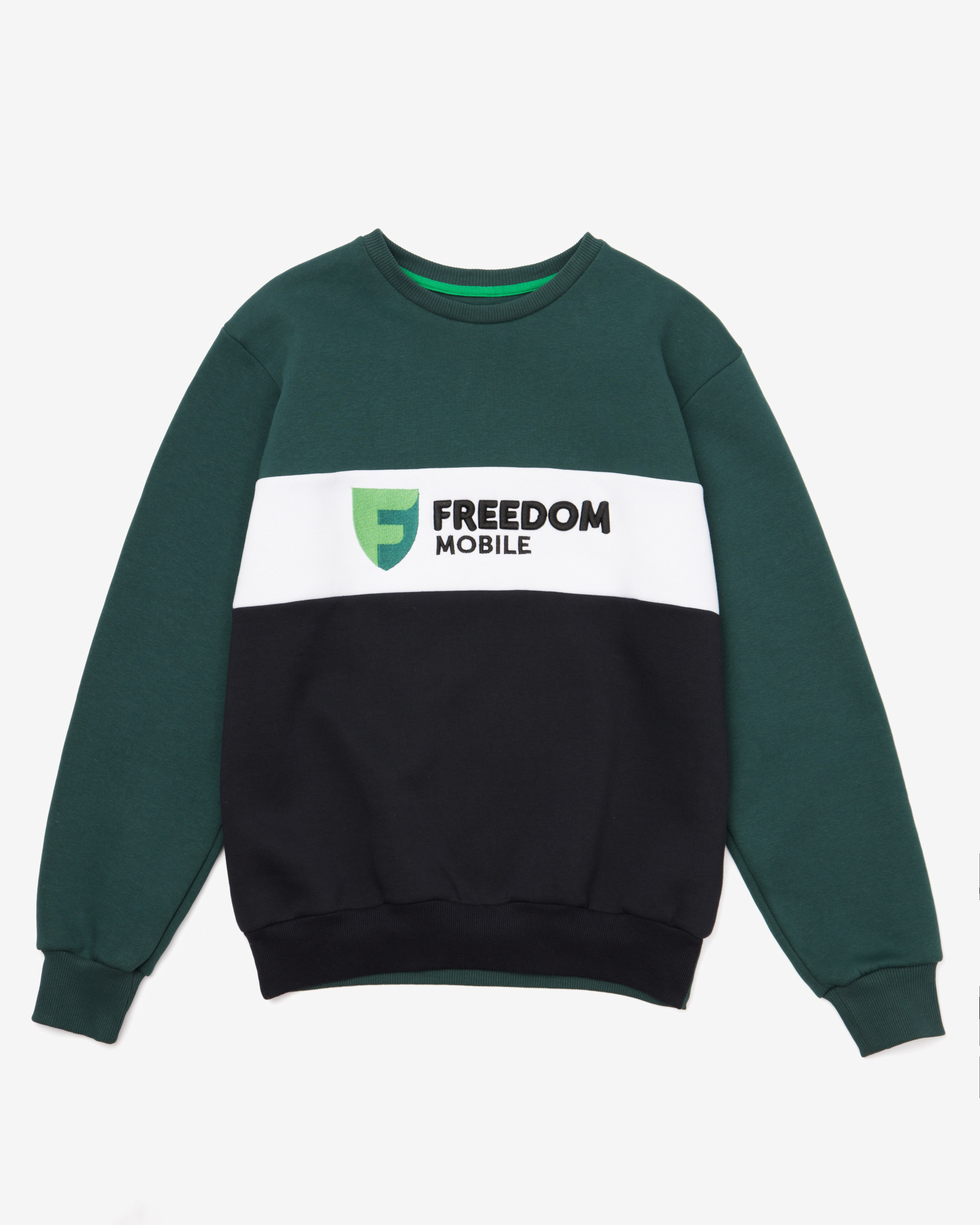 Одежда. Предметная фотосъемка в Алматы. Предметный фотограф для маркетплейстов Артур Ахмадиев