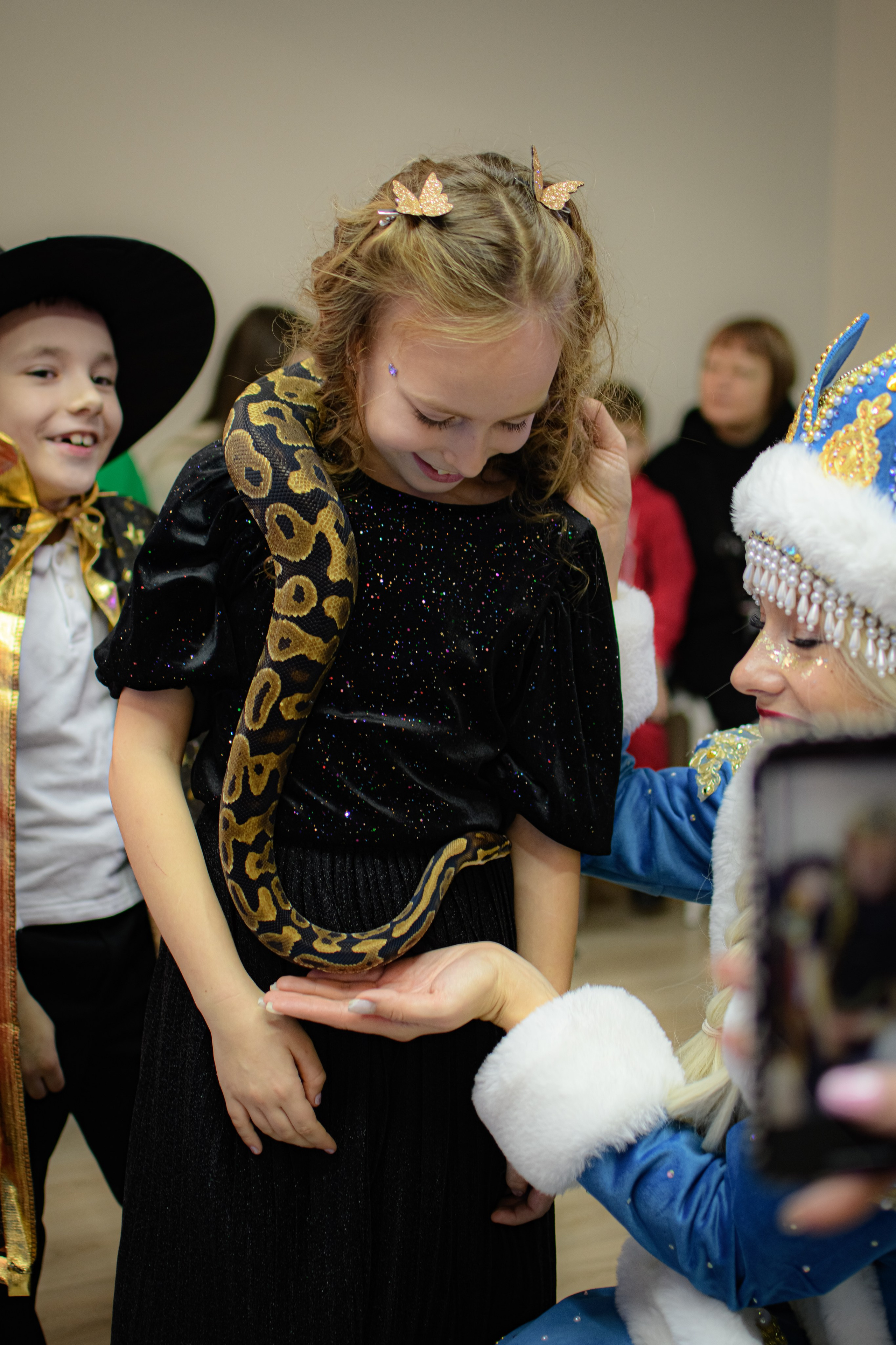 HAPPY NEW YEAR. Photokarish