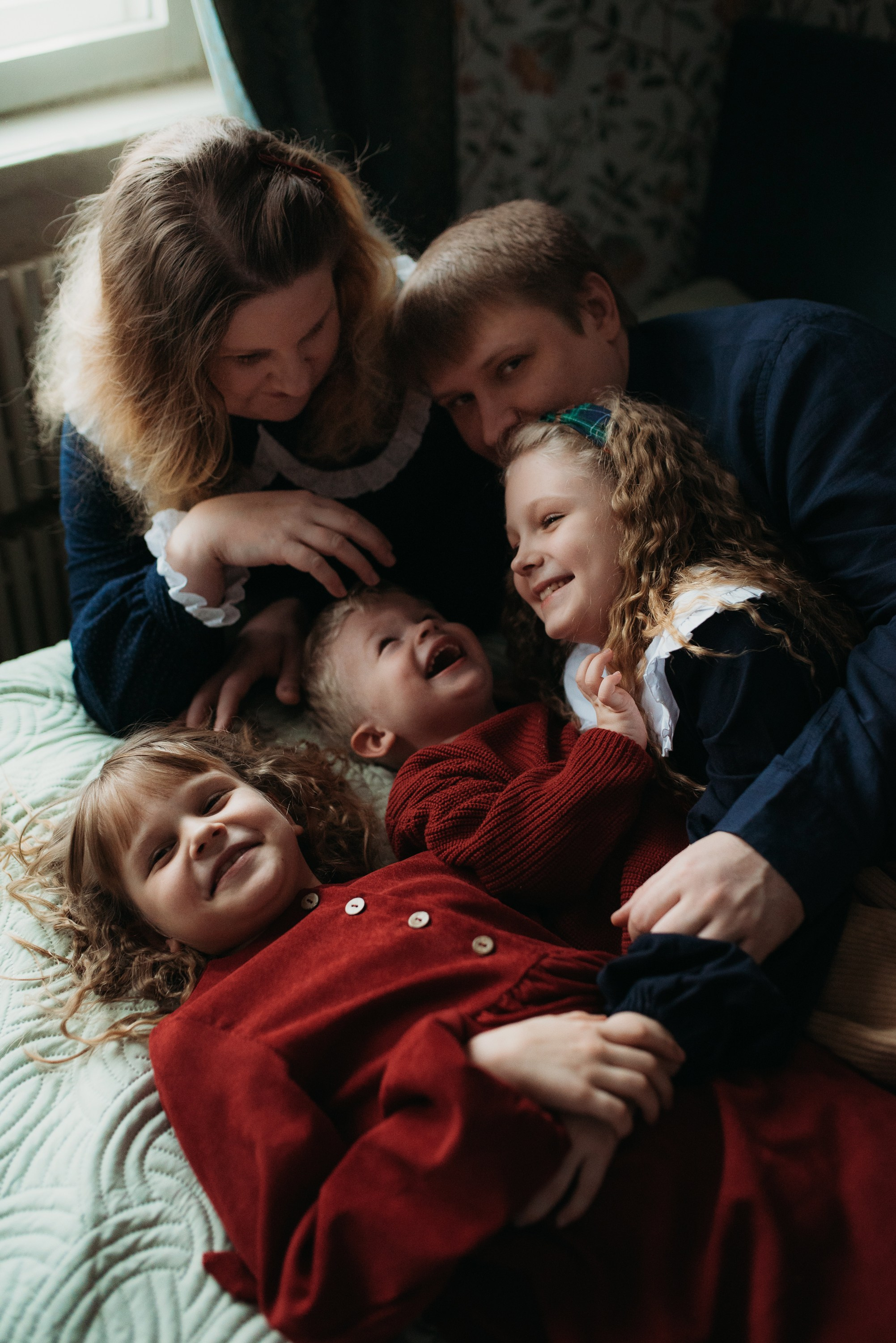 Аня, Кирилл и три солнышка: Злата, Агата и Матвей). Семейный и детский фотограф в Новосибирске и Краснообске — Анна Ким