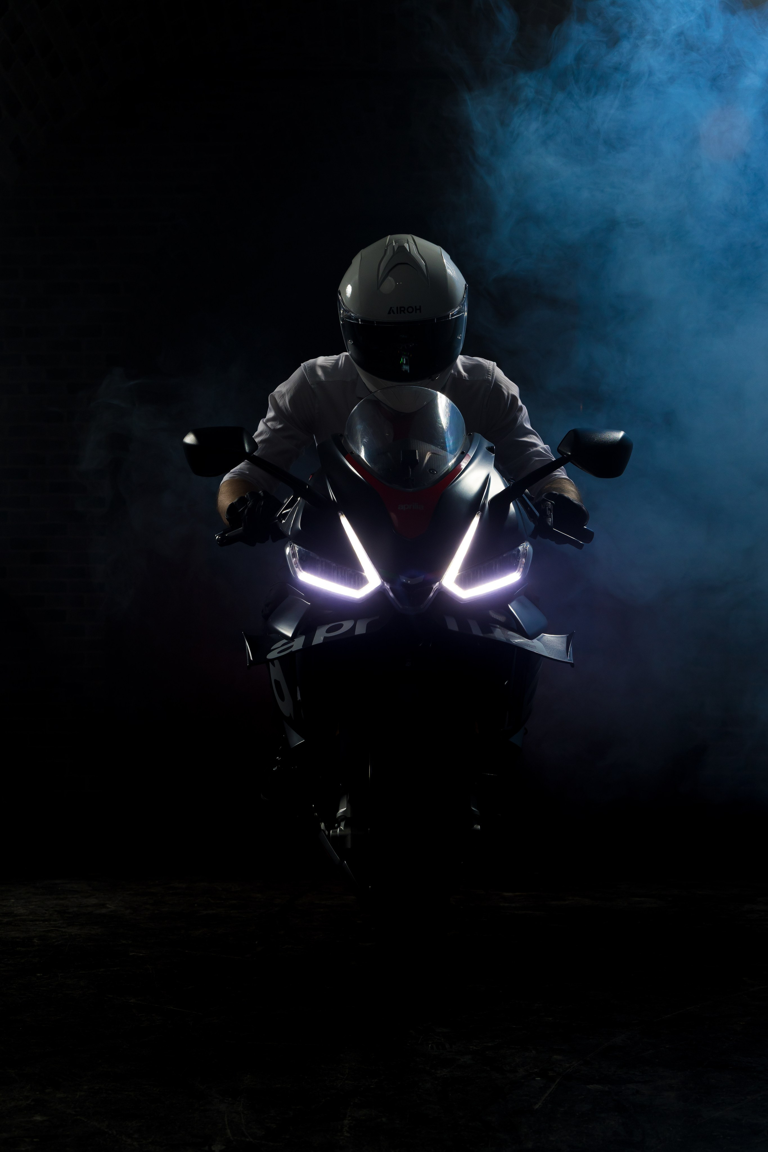 LANKARRA мотоблоггер. Photomantis