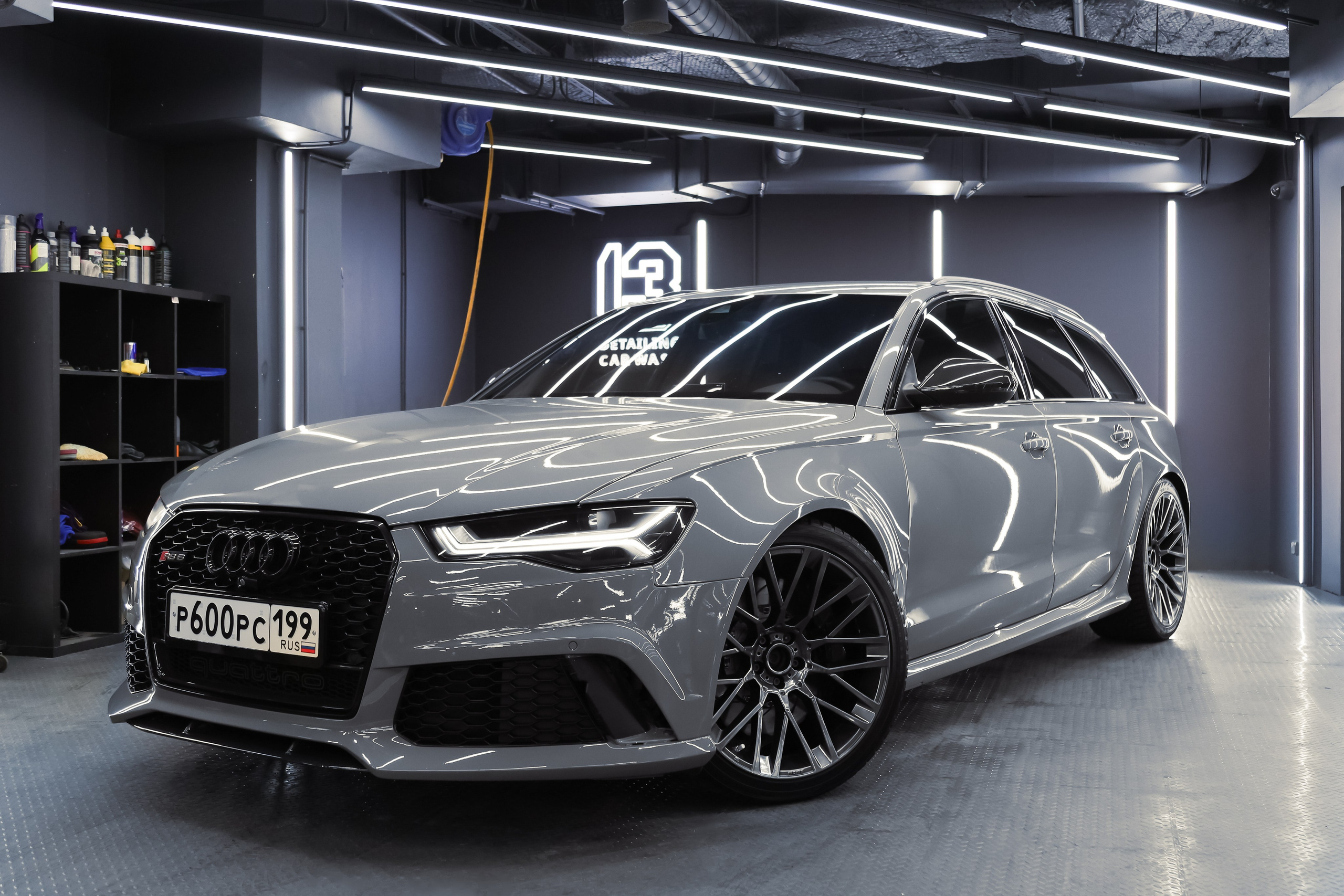2017 AUDI RS6. Mixturecaptures