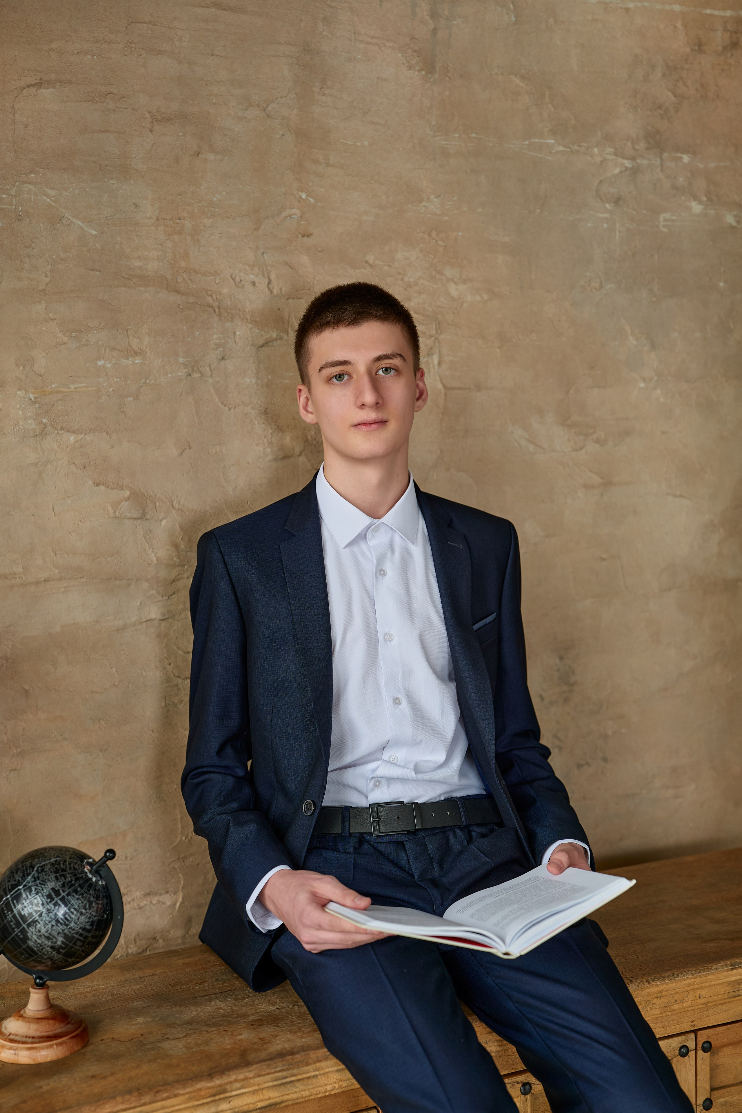 Пример фото выпускников в студии. Детский и семейный фотограф г. Москва Оксана Катаджи