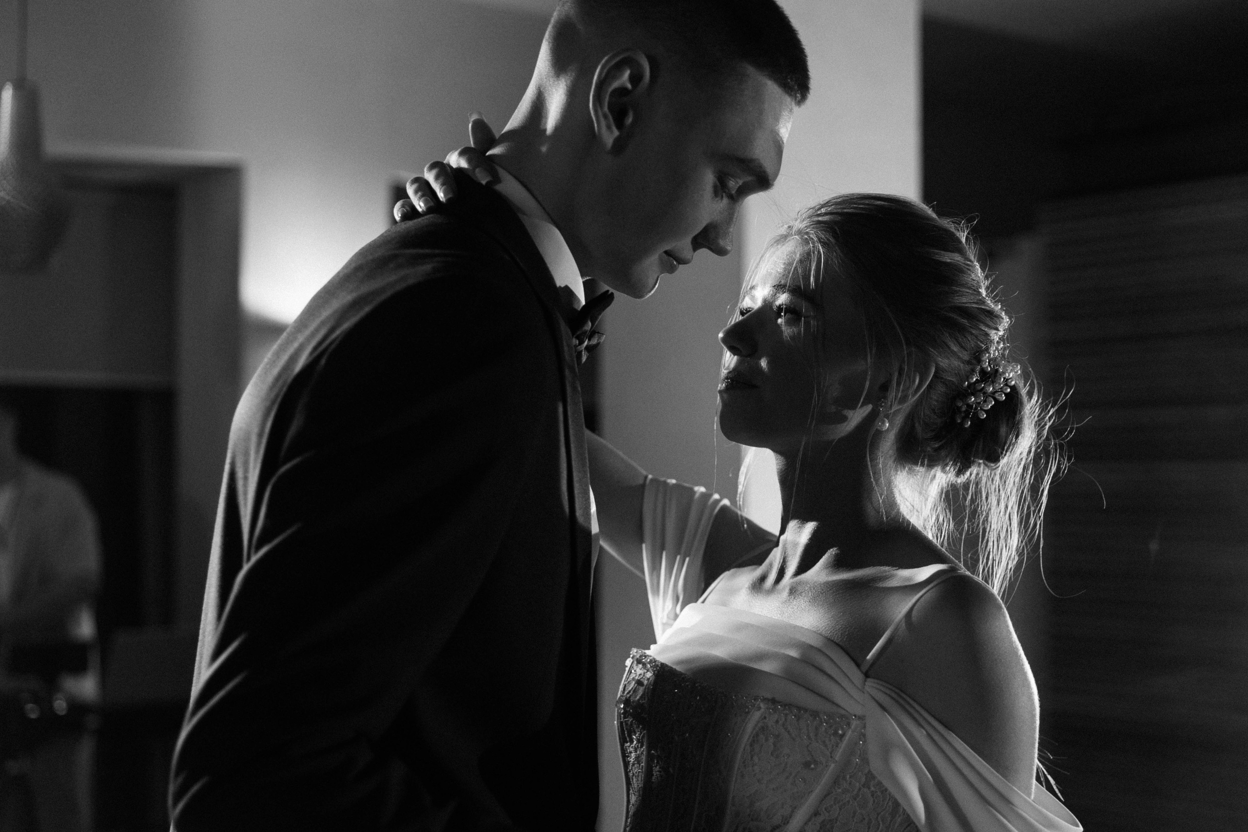 Самое сильное чувство. Э Т О М Ы