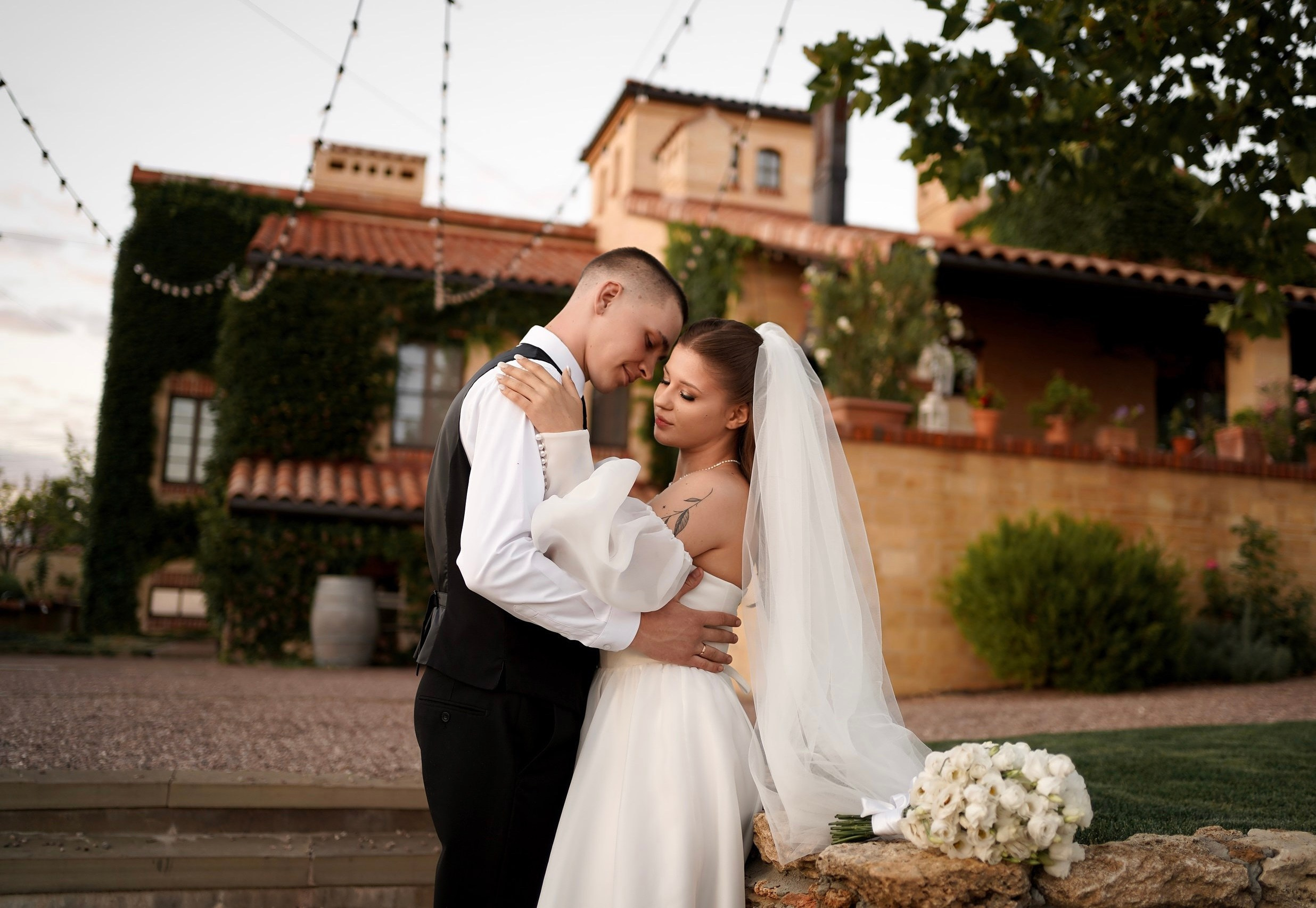 Свадебная фотосессия в Ростове-на-Дону. Фотосессия в отеле Арка, Хаятт, Рэдиссон, Бутик 39, Резиденция и другие. Фотограф Алёна Чёботова. Свадебный фотограф в Ростове-на-Дону. Таинство Крещения и Венчания, семейные фотосессии. Алёна Чёботова