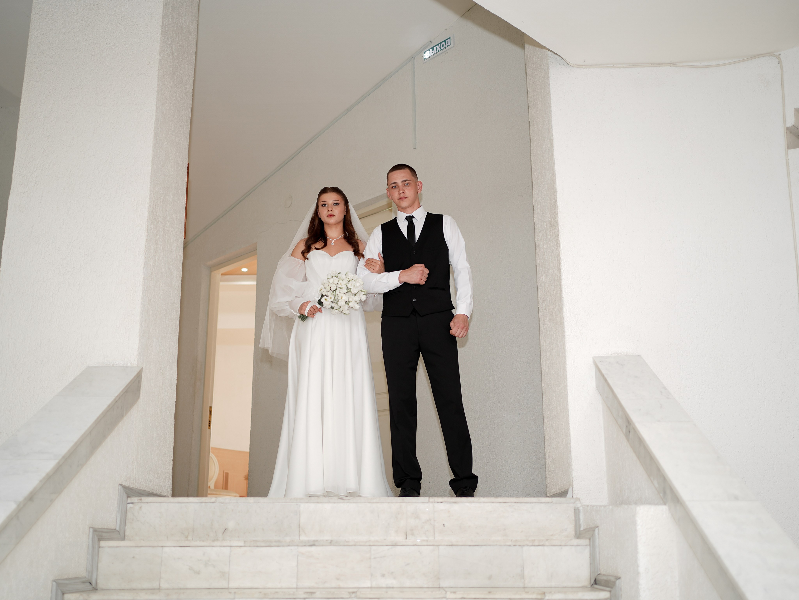 Свадебная фотосессия в Пролетарском ЗАГСе. Свадебный фотограф в Ростове-на-Дону. Таинство Крещения и Венчания, семейные фотосессии. Алёна Чёботова