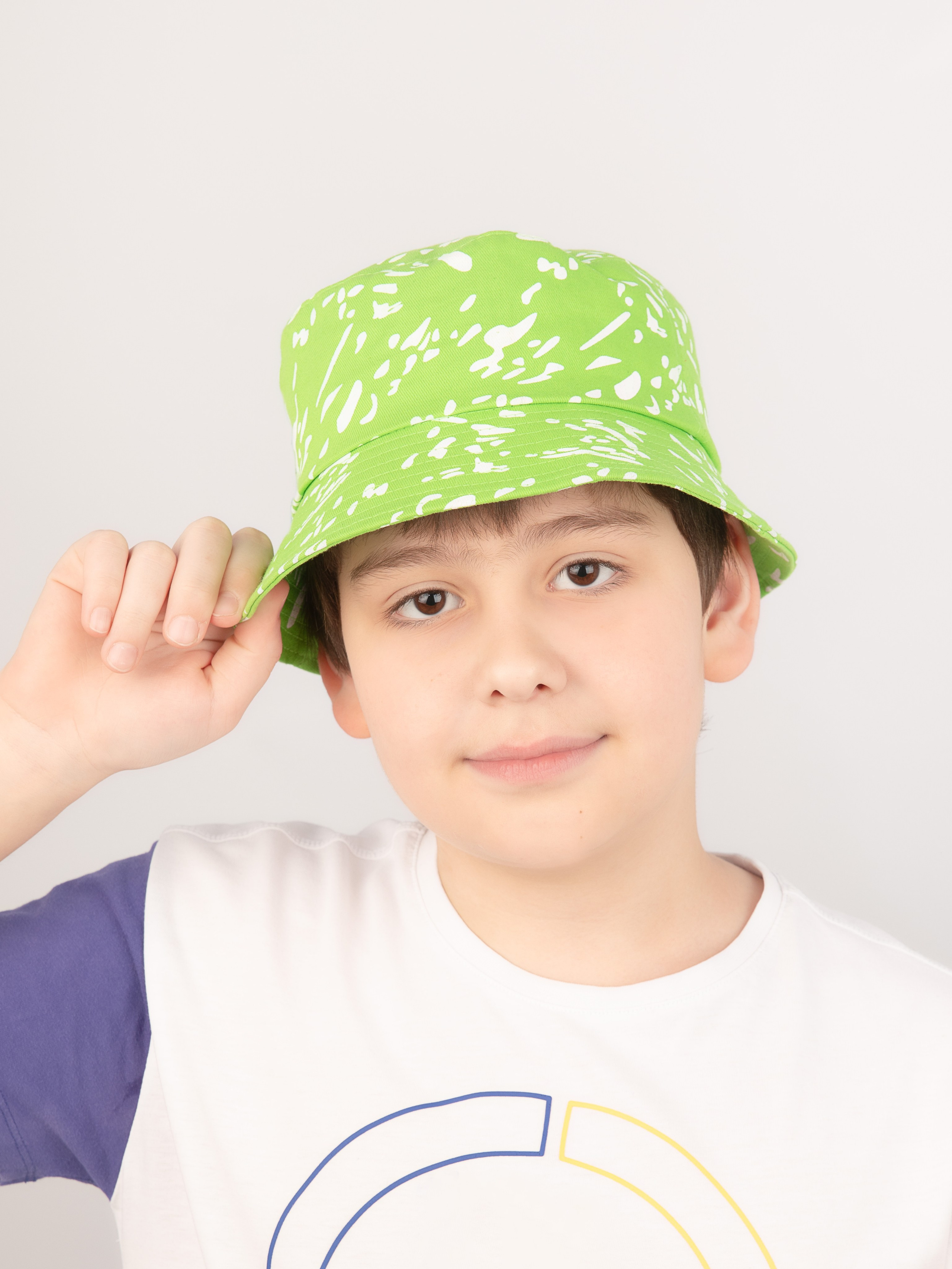 Детские панамки. Фотостудия предметной и модельной съёмки для маркетплейсов