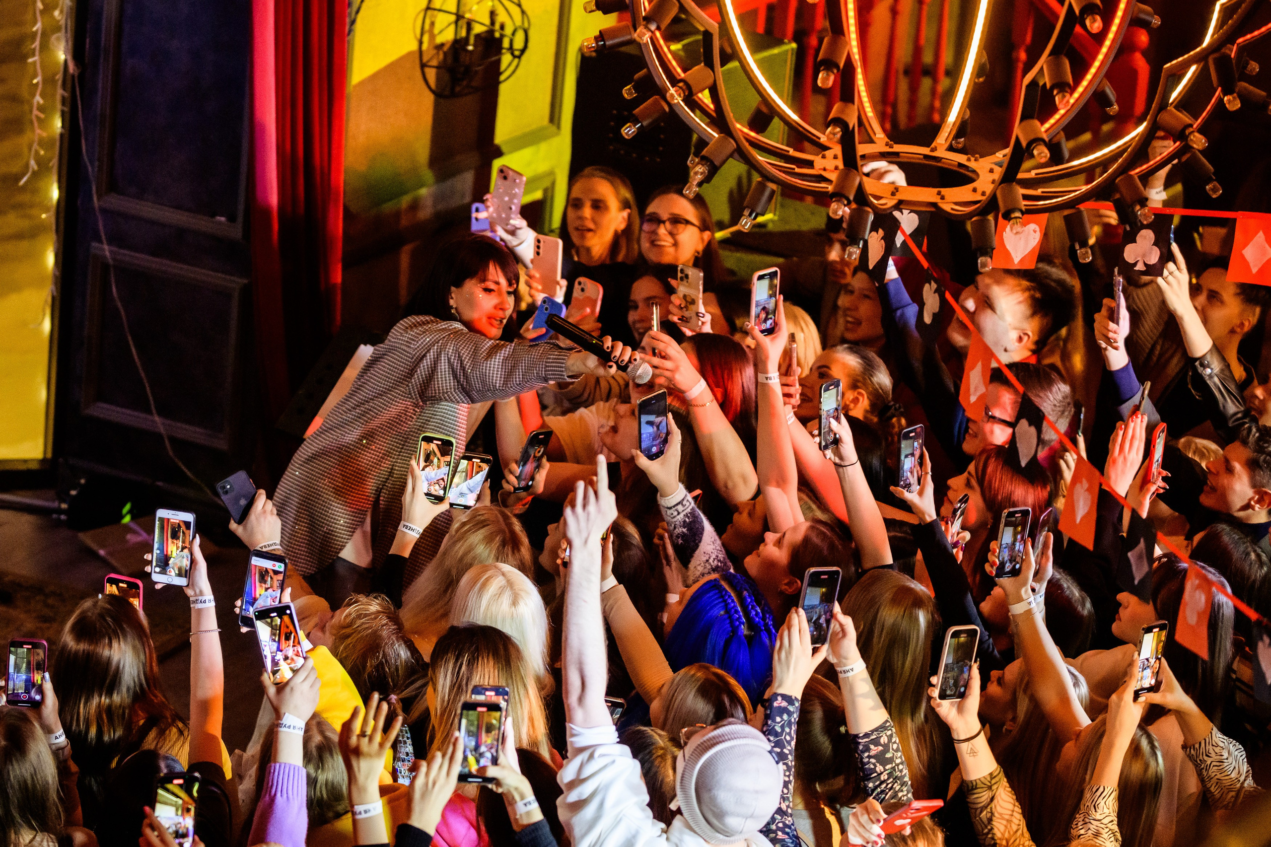 Люстра бар. Репортажный фотограф Сергей Дроздов