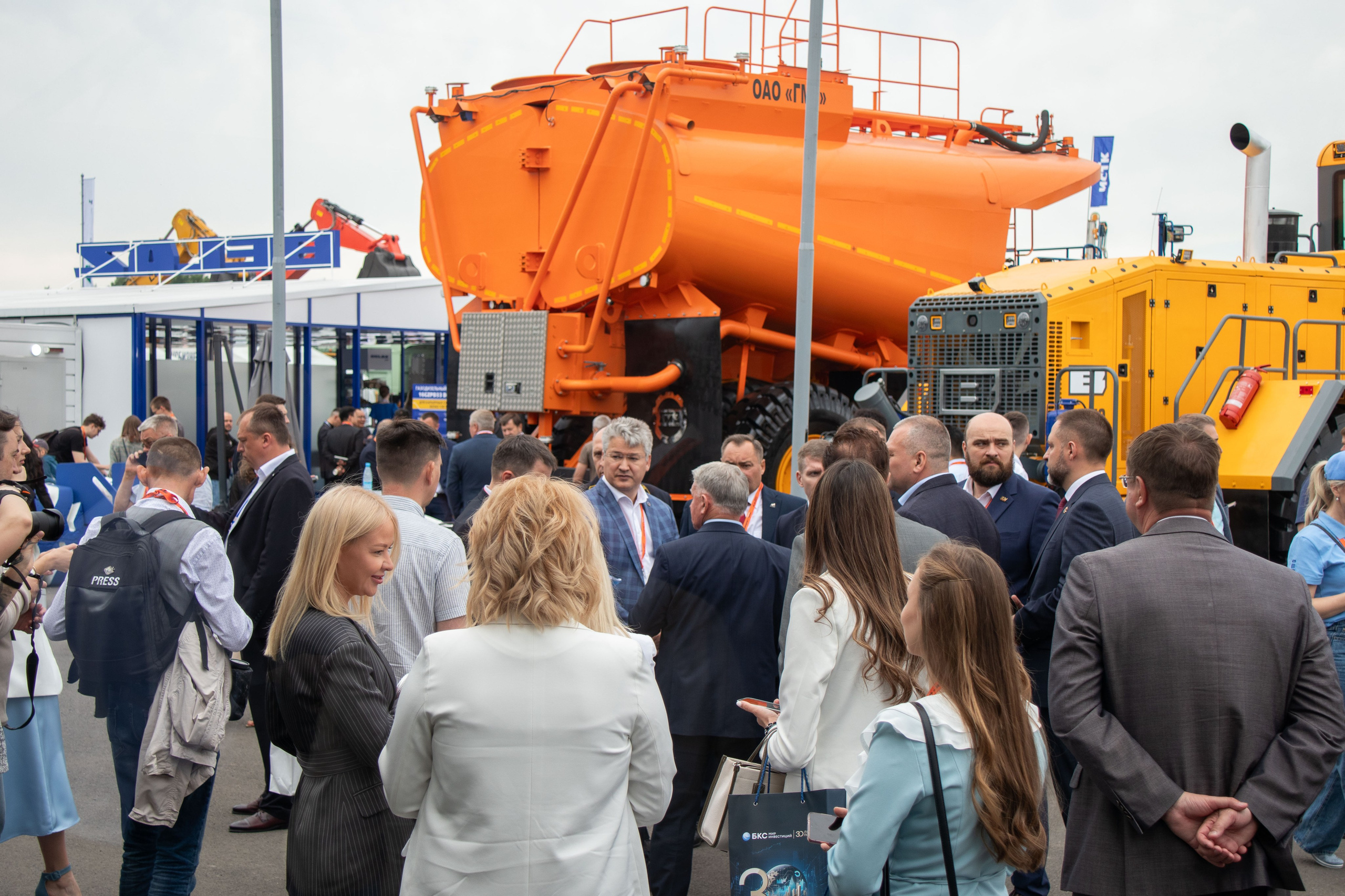 Фотосъёмка промышленных выставок и отраслевых мероприятий | ПромКадр. Промышленная и предметная фотосъёмка продукции, оборудования и производств в Санкт-Петербурге