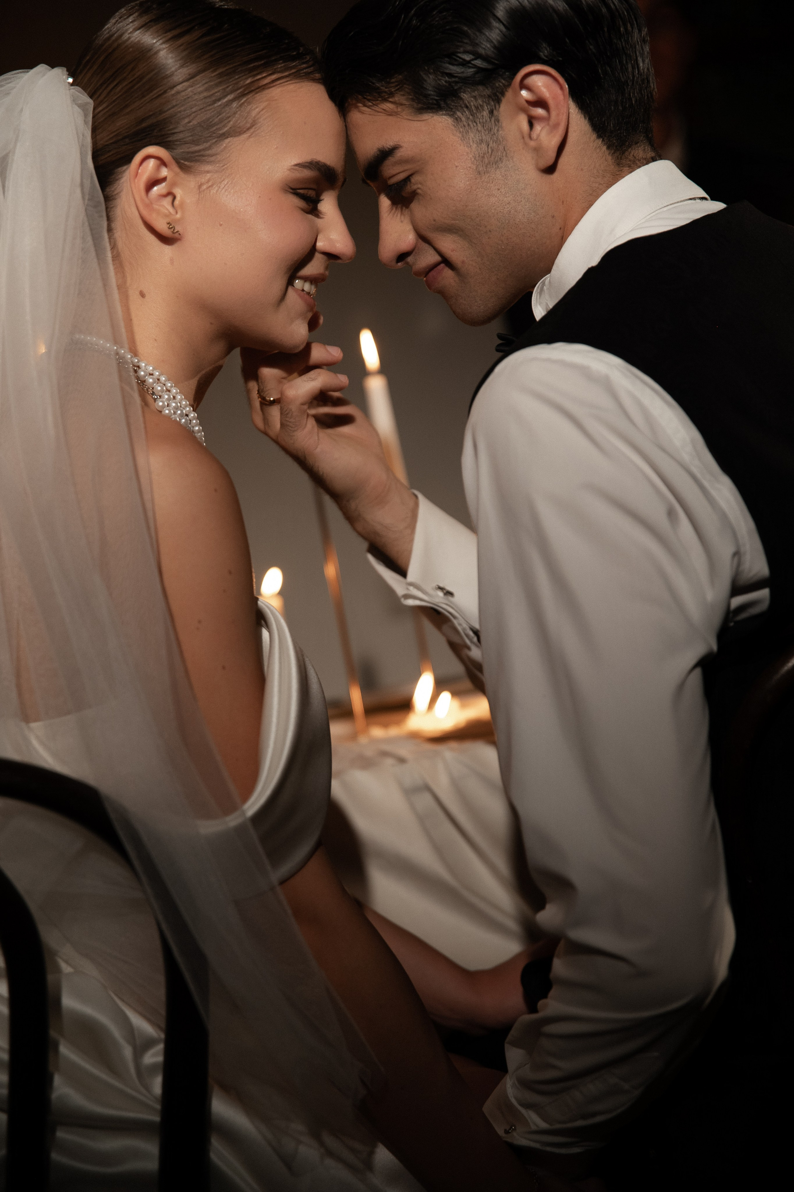 Камерный свадебный ужин при свечах в старинном особняке в фотостудии 21. Kult. Ярослава Ерина — свадебный фотограф в Москве