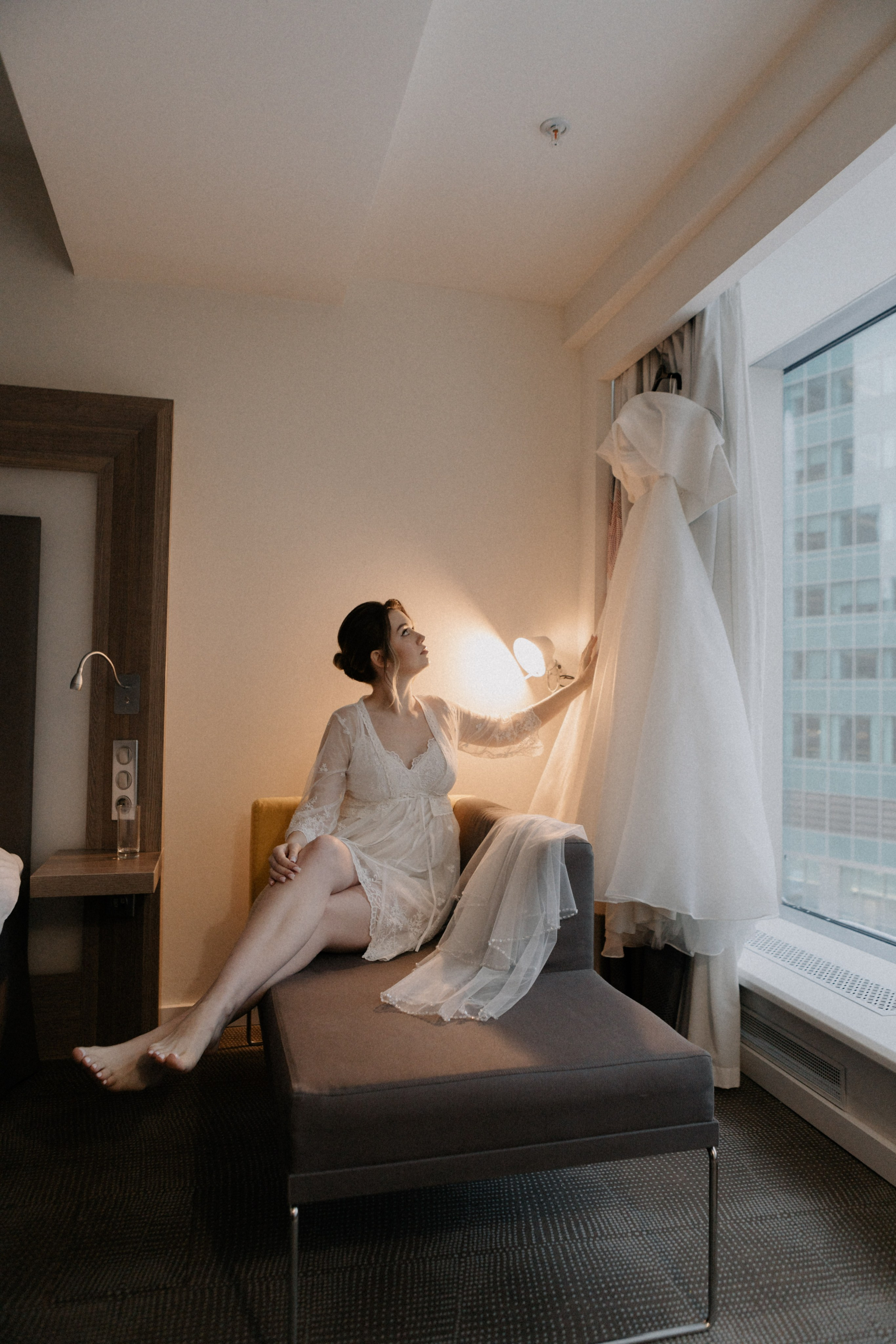 Ксюша и Илья. Утро в отеле роспись в Birds. Свадебный и портретный фотограф в Москве Анастасия Масюк