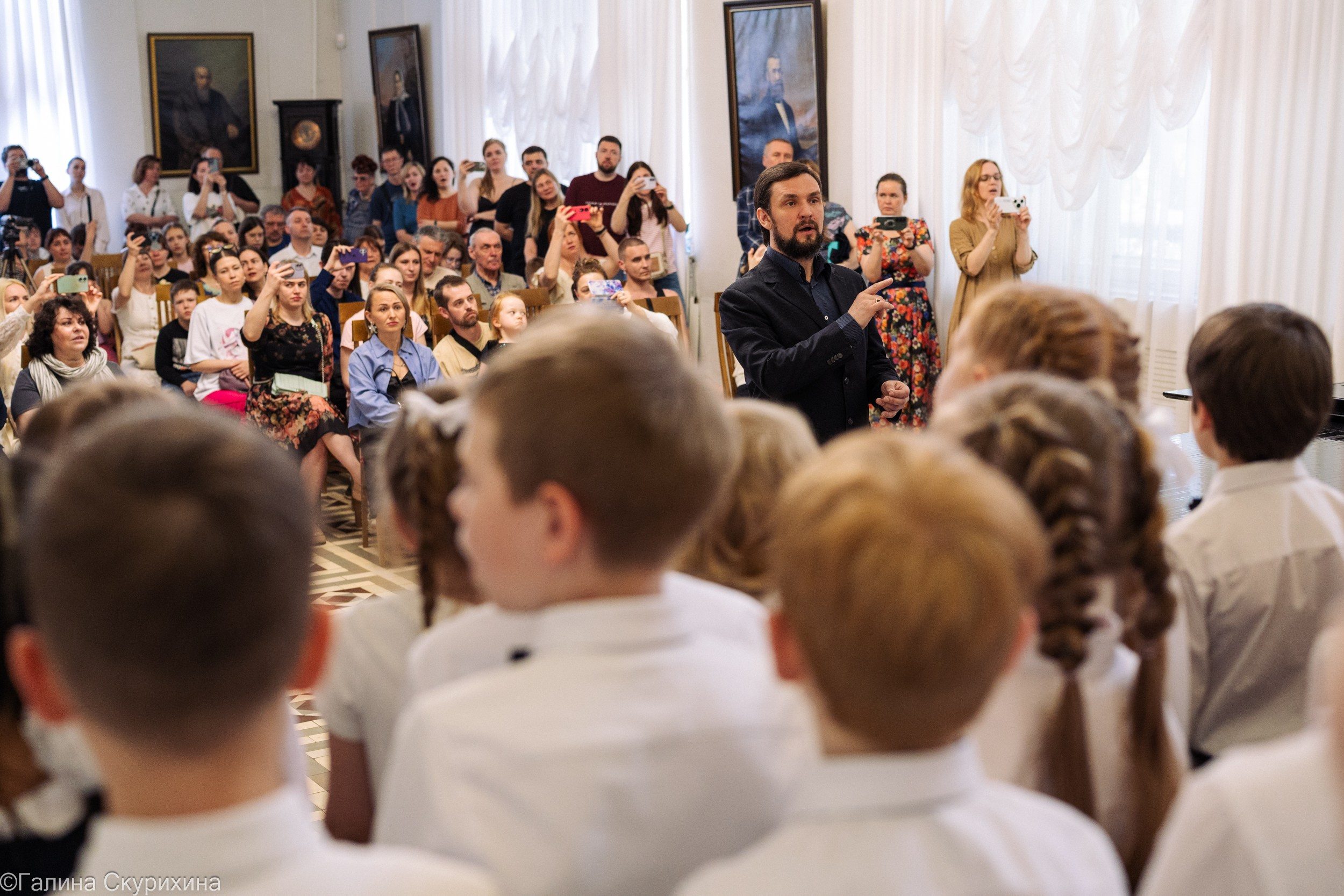 Фотосъёмка фоторепортаж концерт школьных хоров, музей Д. Г. Бурылина. Семейный детский фотограф на крещение, венчание в Иваново Галина Скурихина