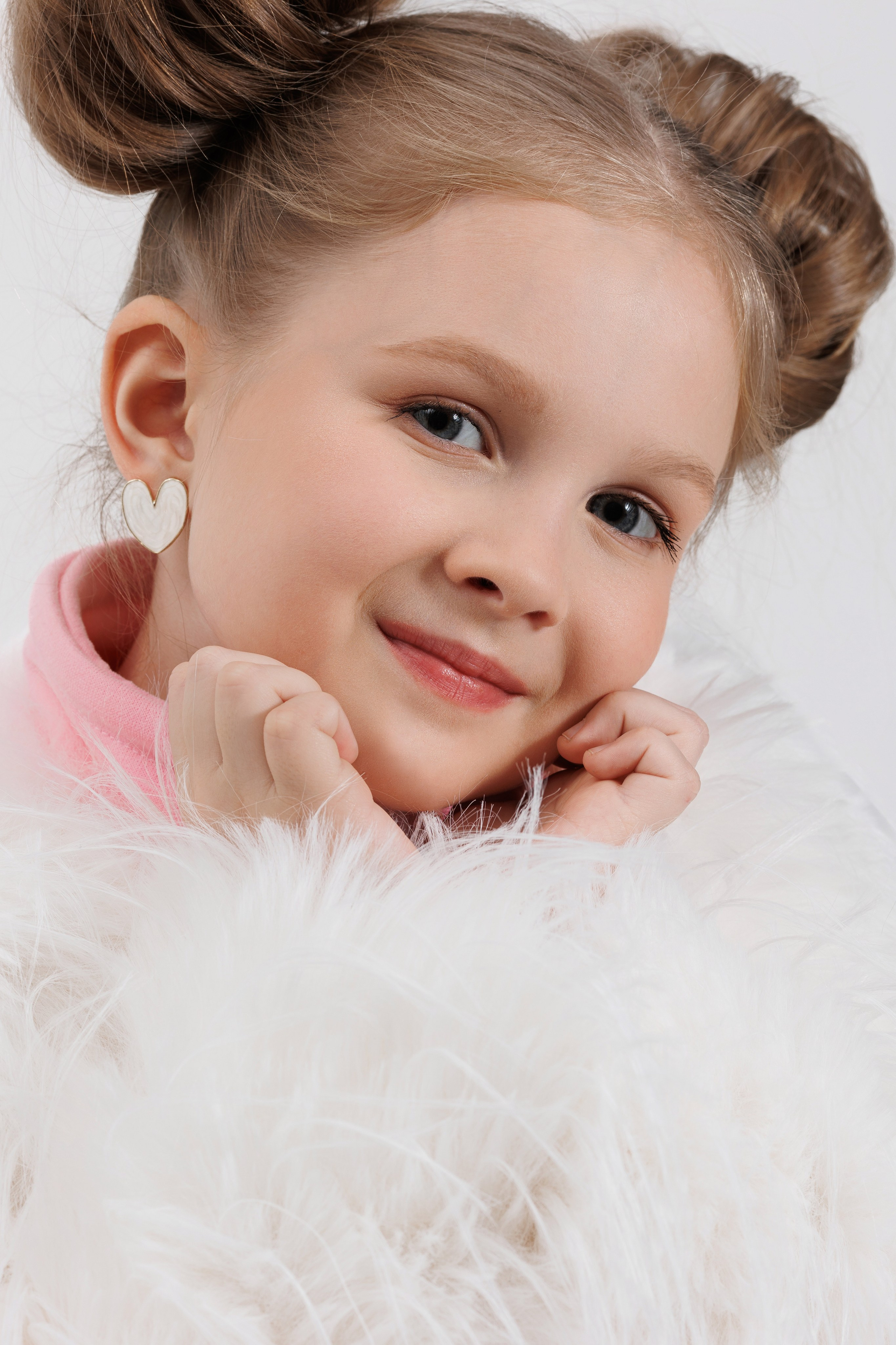 Съемка с цветами для модельного агентства. Анна Демидец — фотограф и маркетолог в Новошахтинске, Шахтах и Ростове-на-Дону