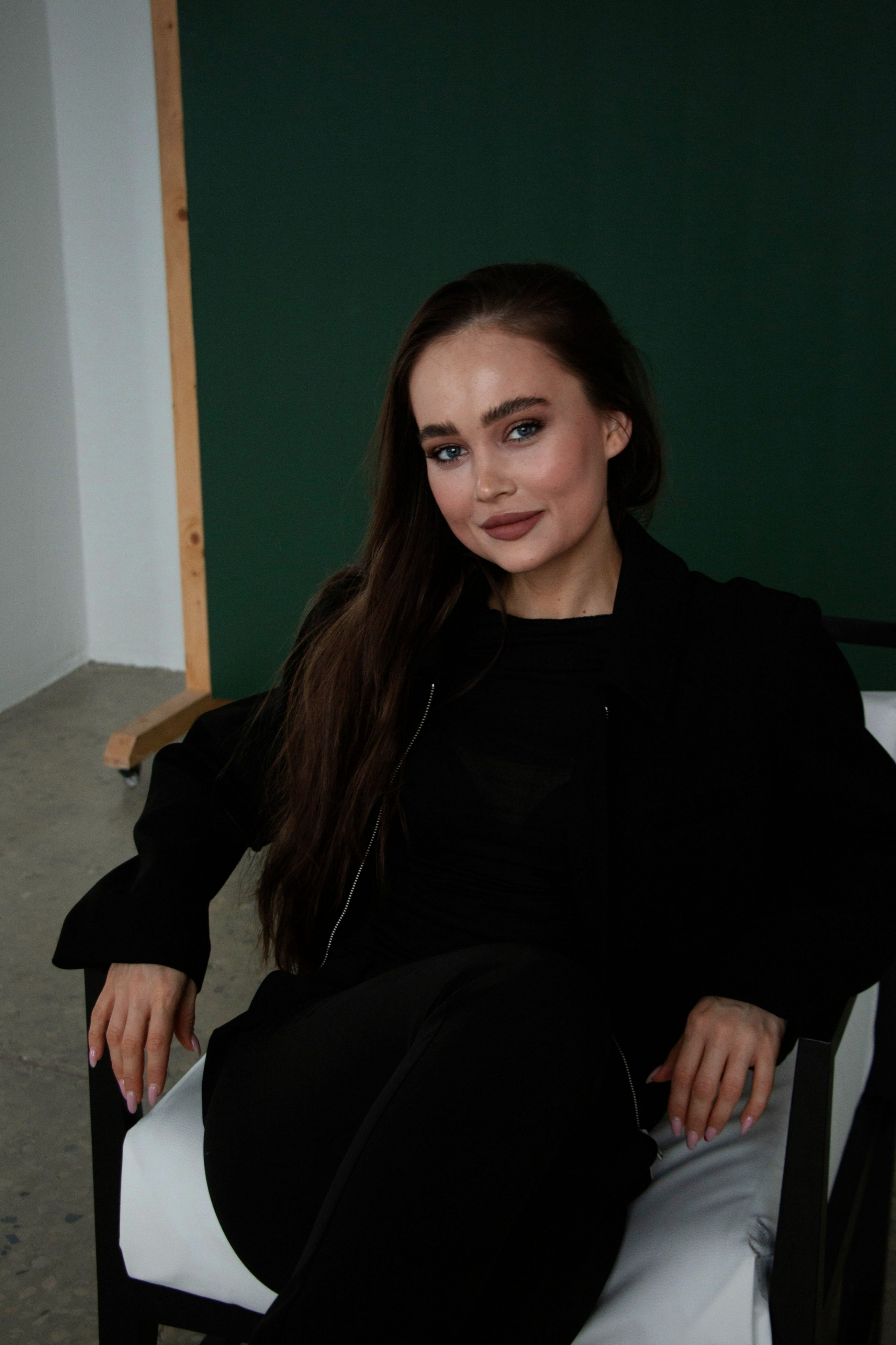 Алина. Бережно сохраняю ваши чувства и истории на своих фотографиях