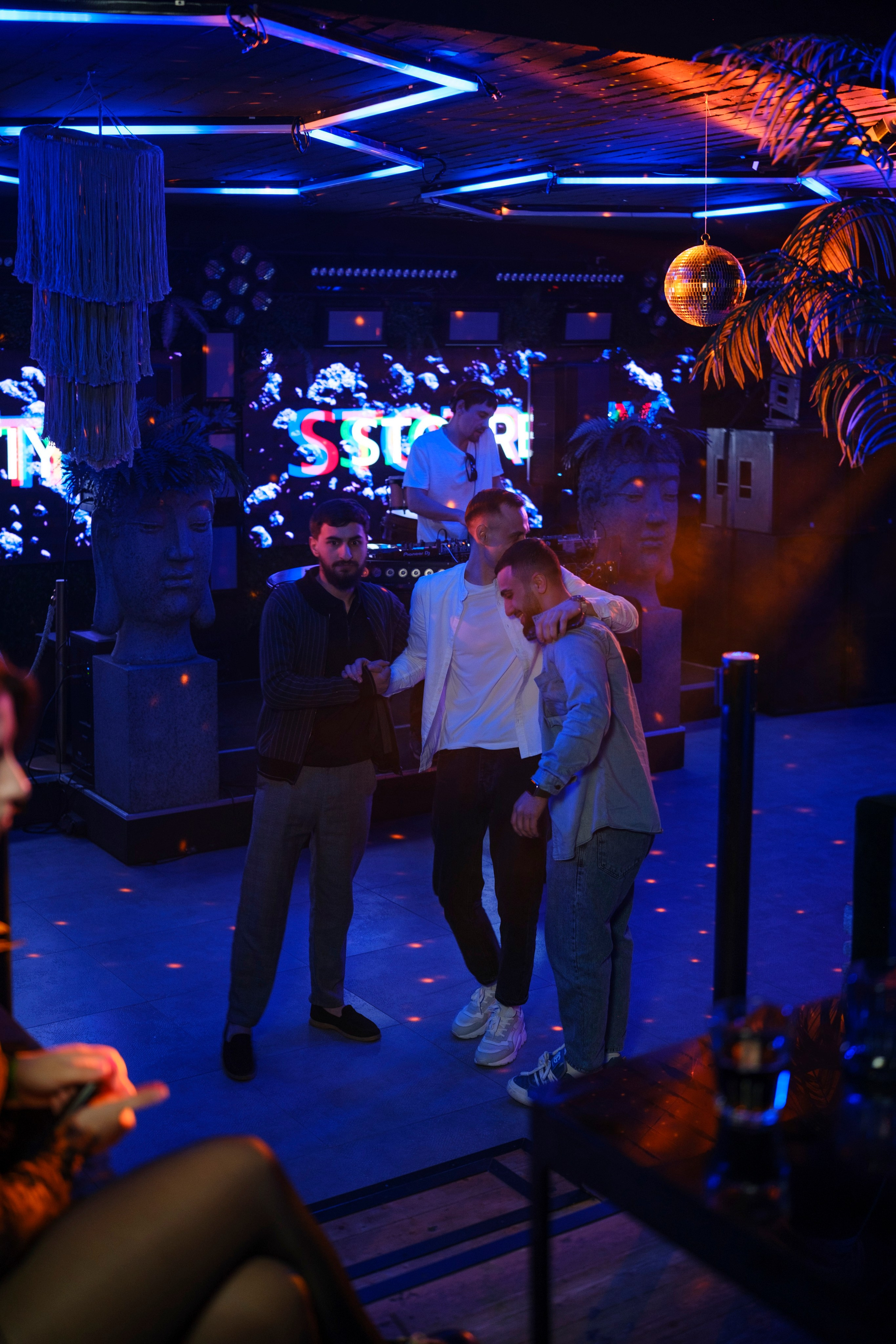 Embargo 2/03. Главная