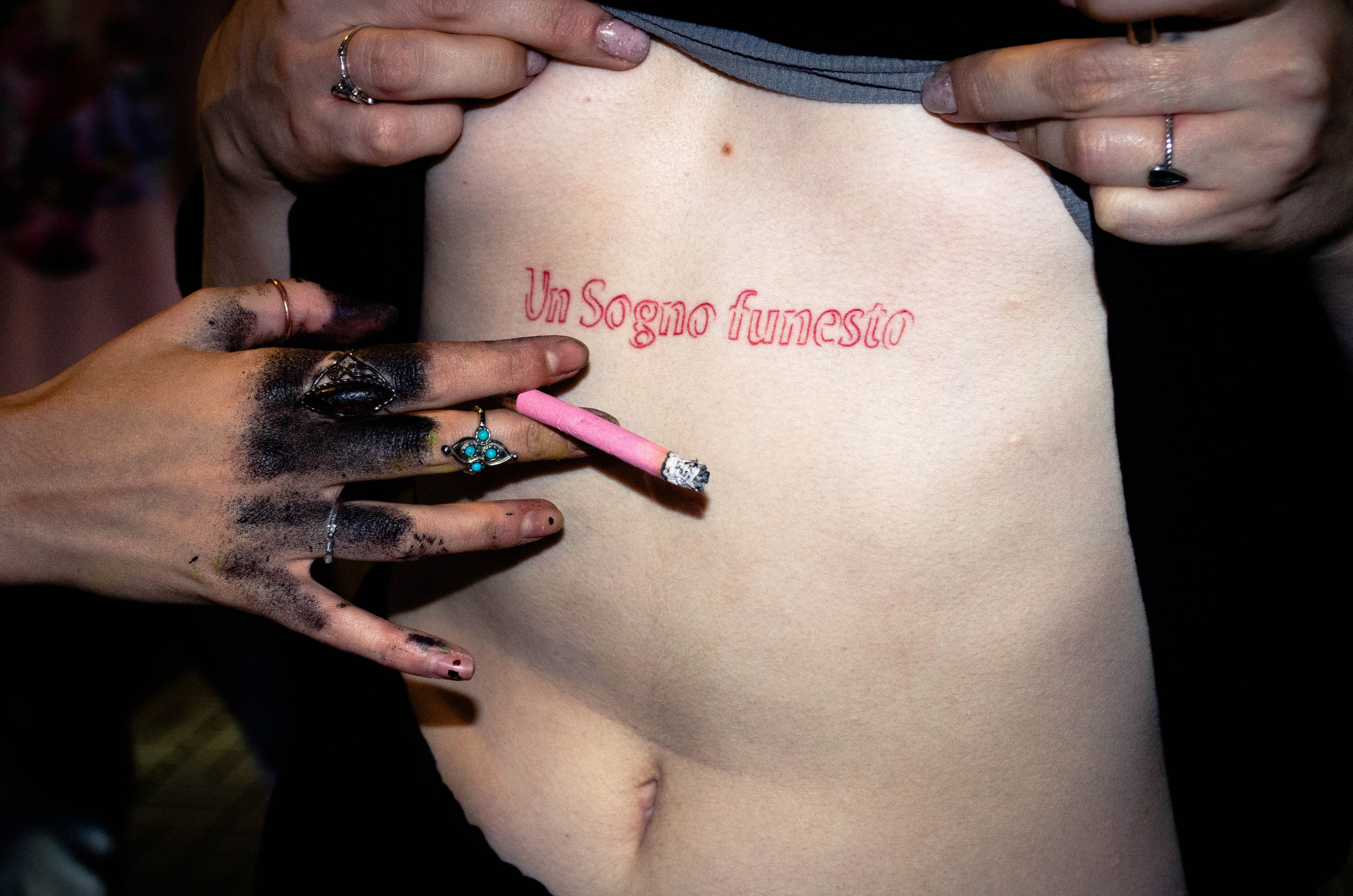 Нестандартная свадьба без жениха, невеста в грязном платье