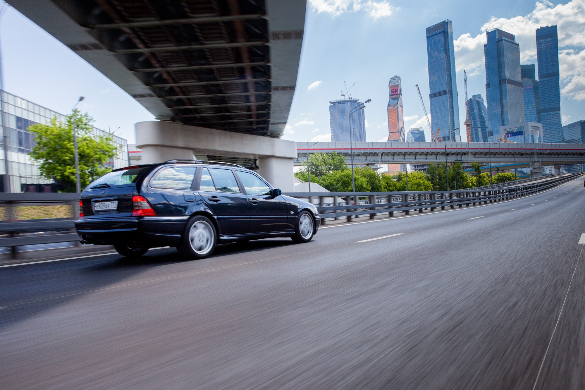 Автомобили и мотоциклы. Фотограф Женя Сальцын